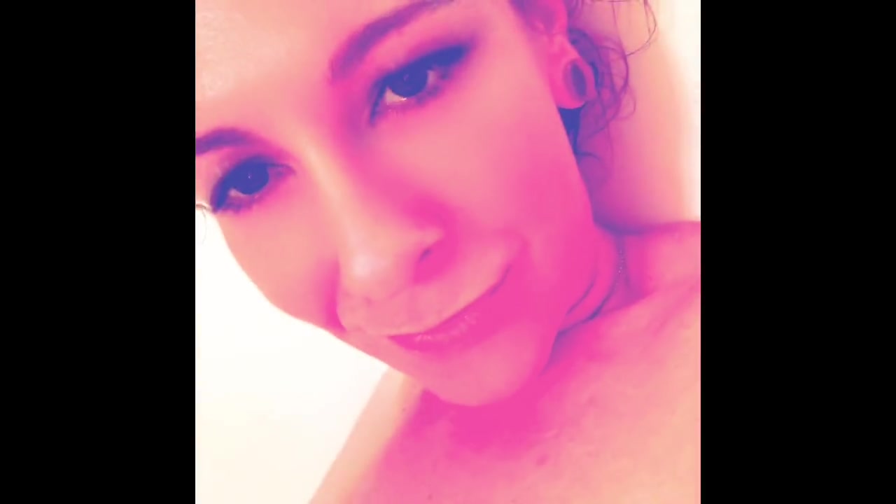 Shelby giving herself multiple orgasms again with squirting