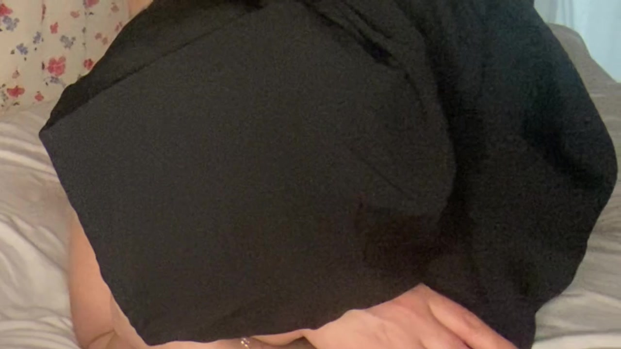 Mother calls young guy to fuck her hard in the afternoon