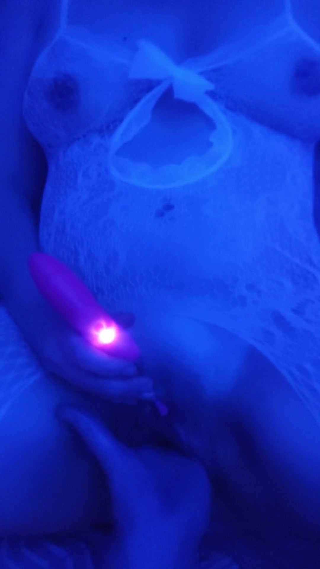 Hot, sweet, thight and spicy wet German Amateur Milf Ferkelchenn