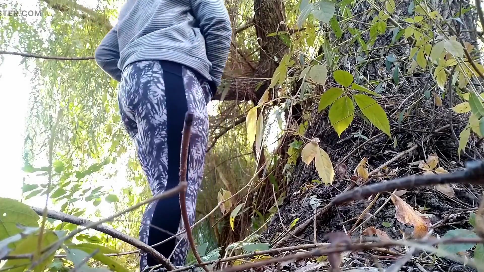 Mature Stepmom Fucks Herself Doggystyle Outdoors