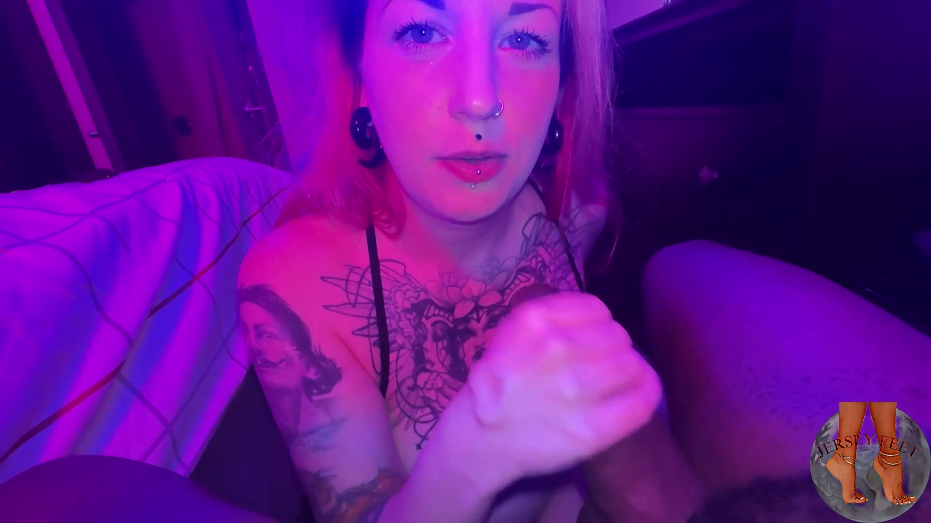 Footjob and Blowjob with Jersey Feetz