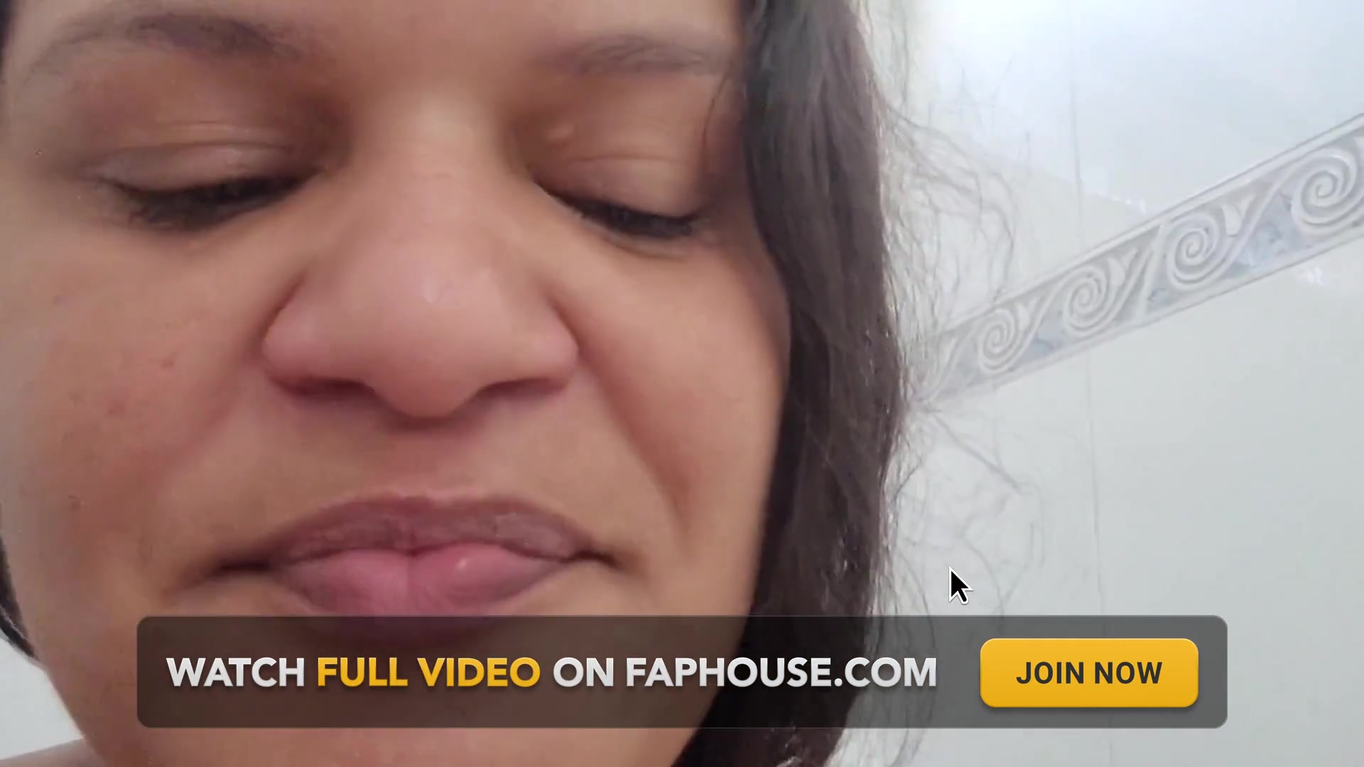 Dirty Little Foot Comes Licking Slave