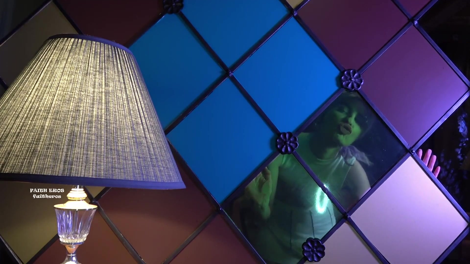 Kiss Your Stepmother as if She Was Your Girlfriend