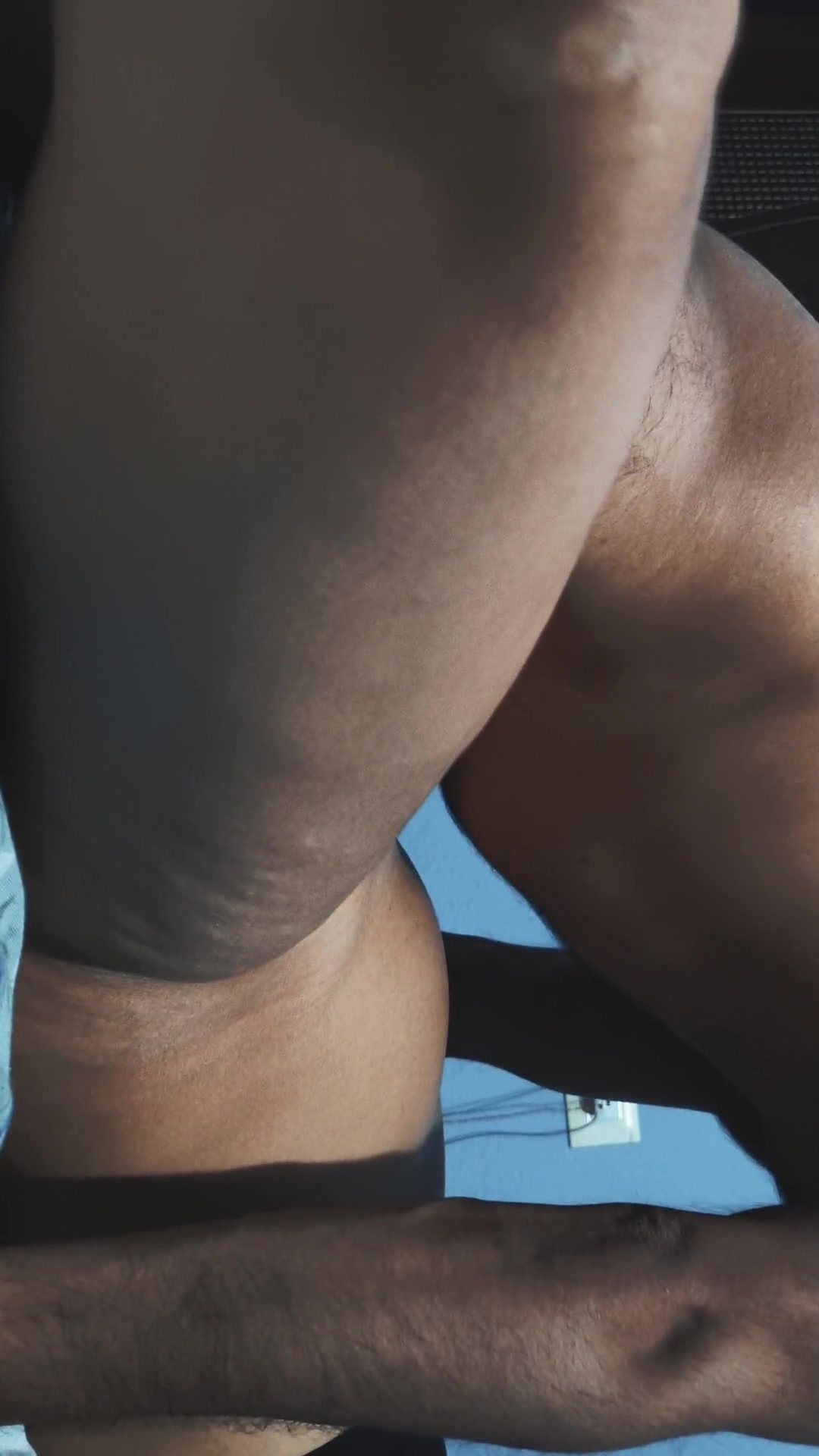 Neha Bhabhi Ki Jawani Gandi Gandi Baat kar rahi use headphones