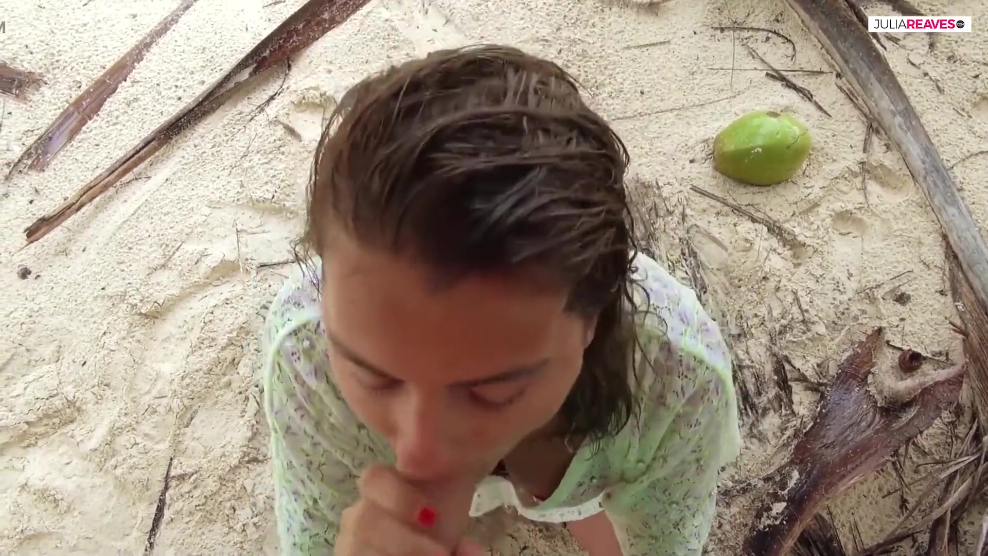 Under the palms in Punta Cana, my friend gets the hot blowjob