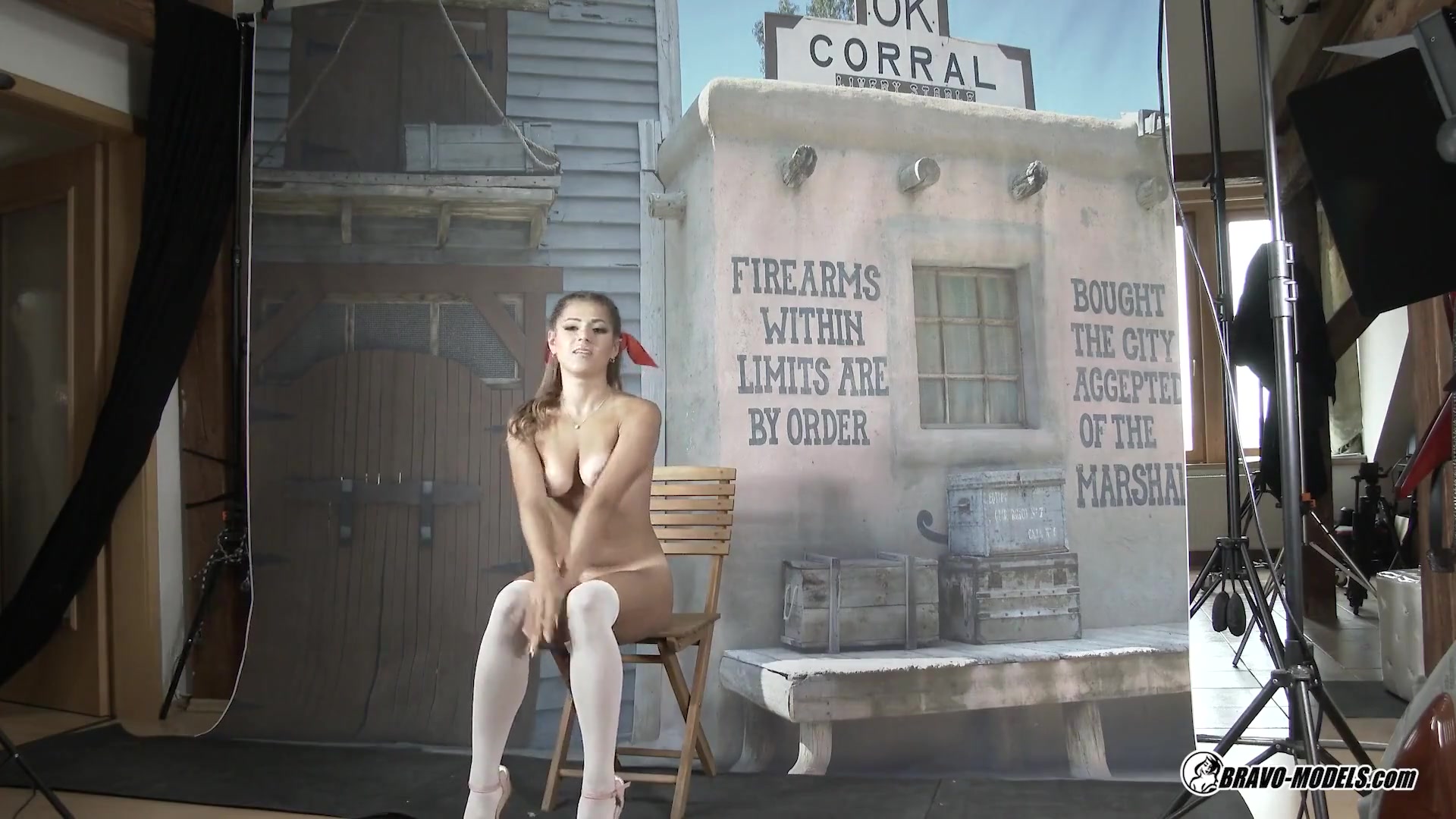 Serina Gomez - 438 - Photoshoot Backstage