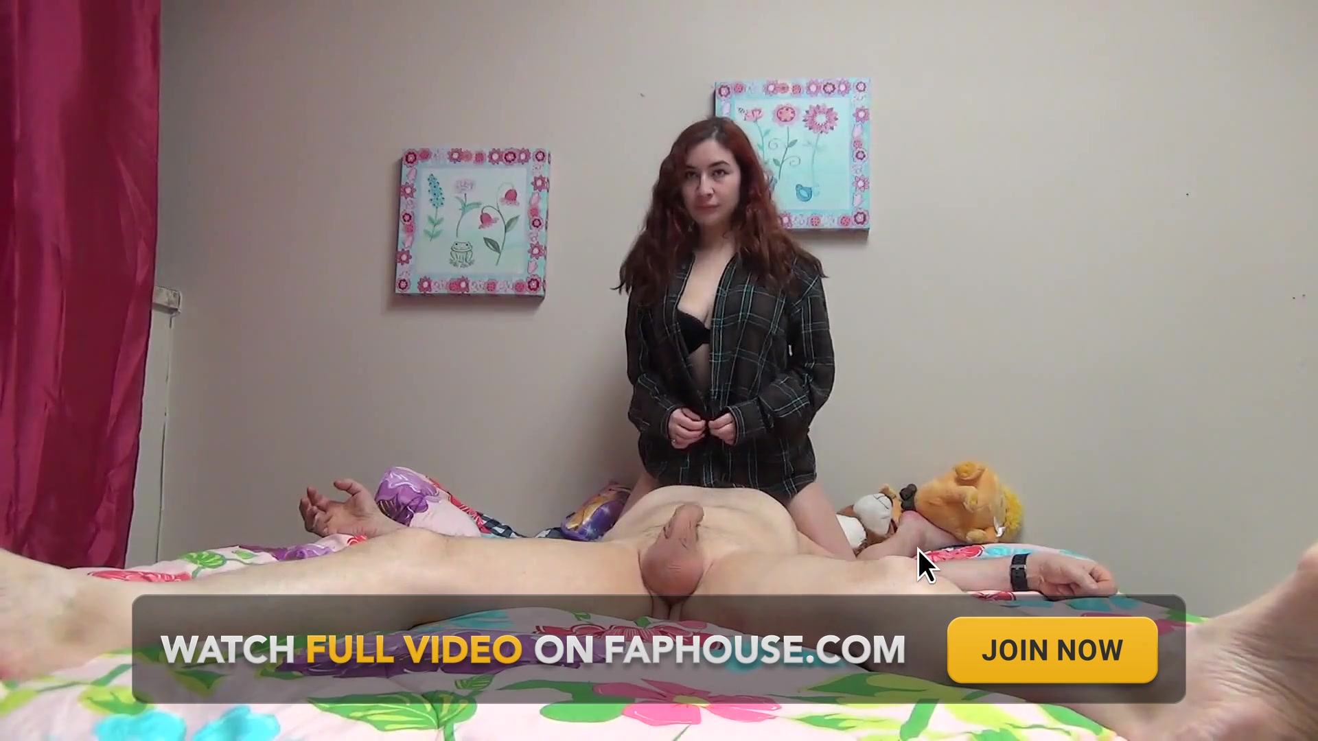 Alexis Ortiz Sucks Cock Featuring Alexis Ortiz