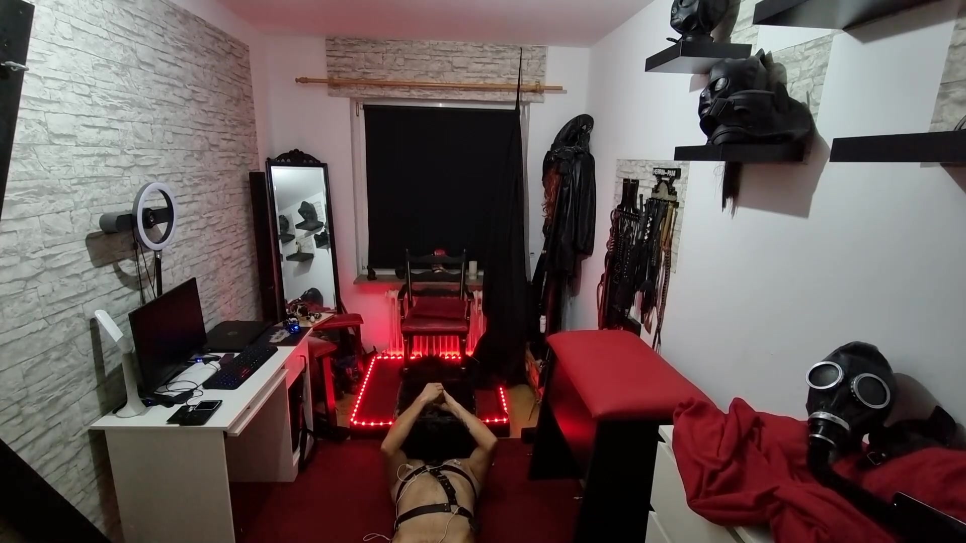 The Mistress's Task Where She Was Traveling Part 1-2.