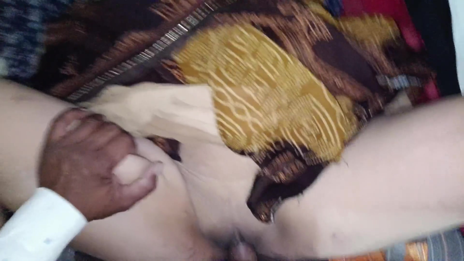 There was no one at home, except for my stepsister, I picked up my stepsister's skirt from behind and made my stepsister's mood and became a mare