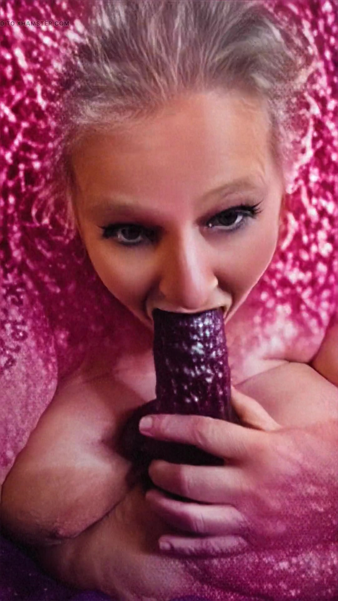 Evening Hour Strippershes a Cick Gripper