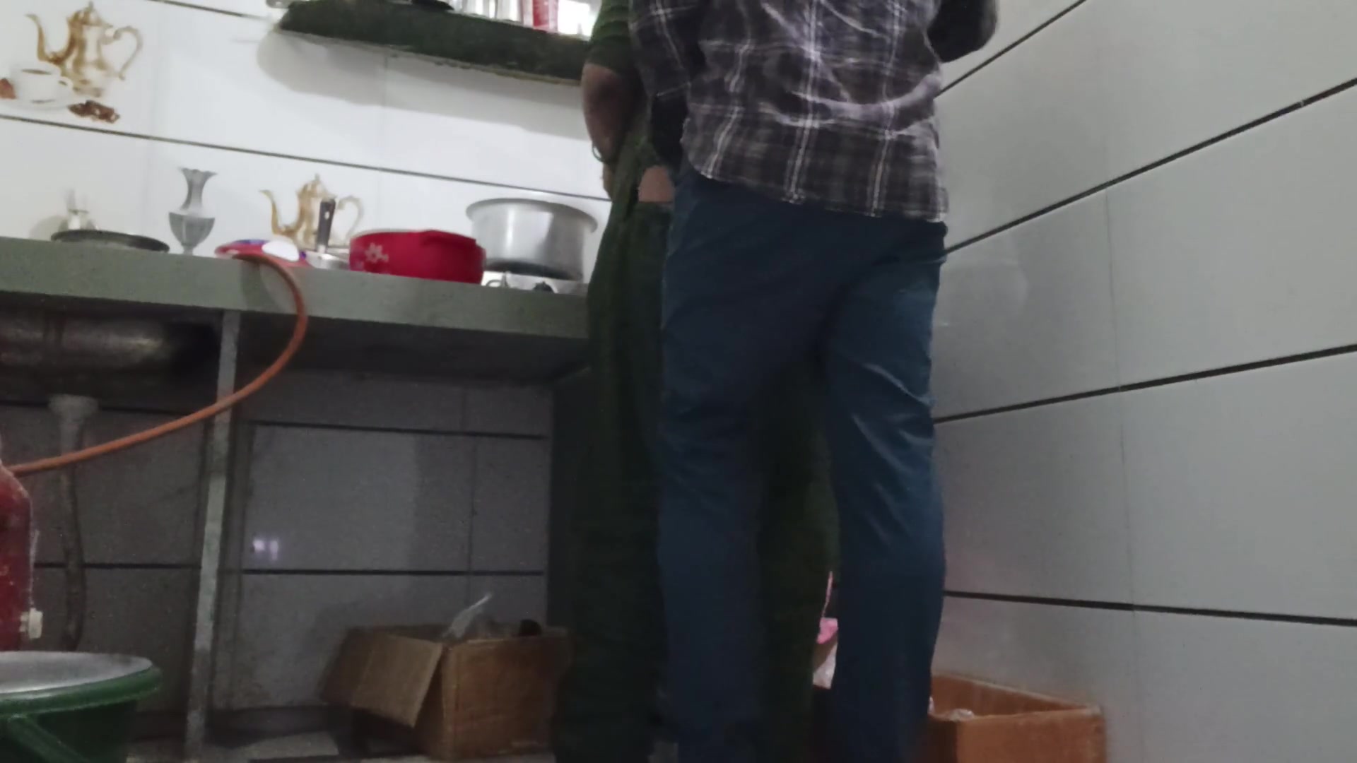 Bihar ki bhabhi pilwati hai