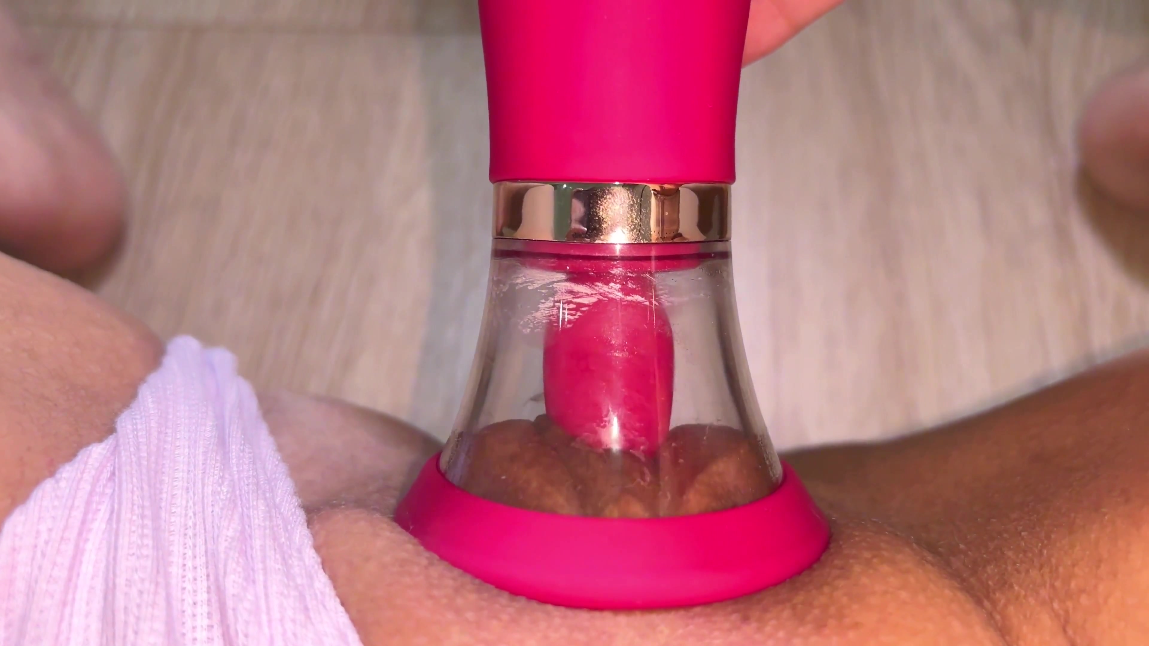 Satisfyer Intense Clit Orgasm: Suction Toy Solo & Multiple Peaks"