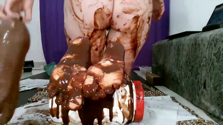 Feet Fetish - Wanking the Foot with Chocolate
