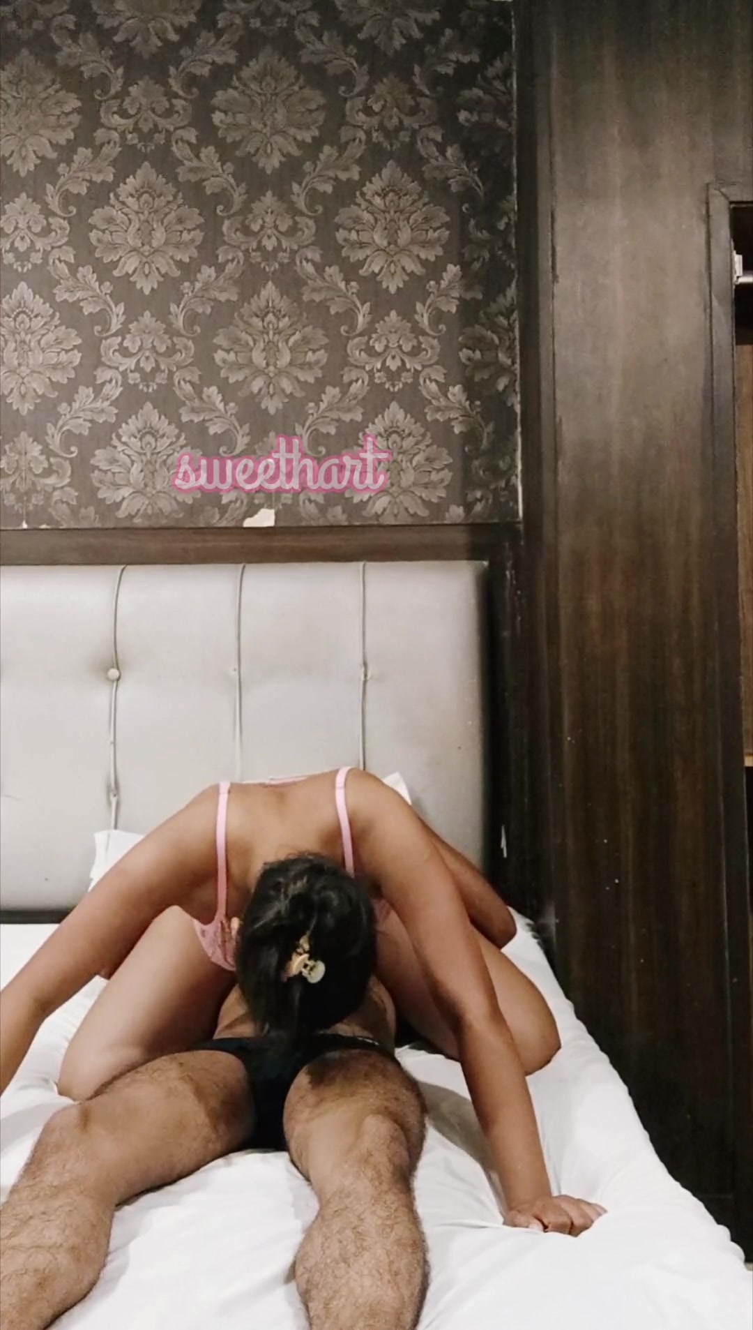 My girlfriend showed me her way of romancing