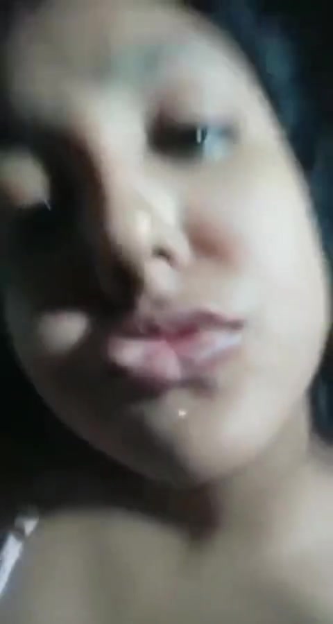 desi sexy beauty fingering with cucumber