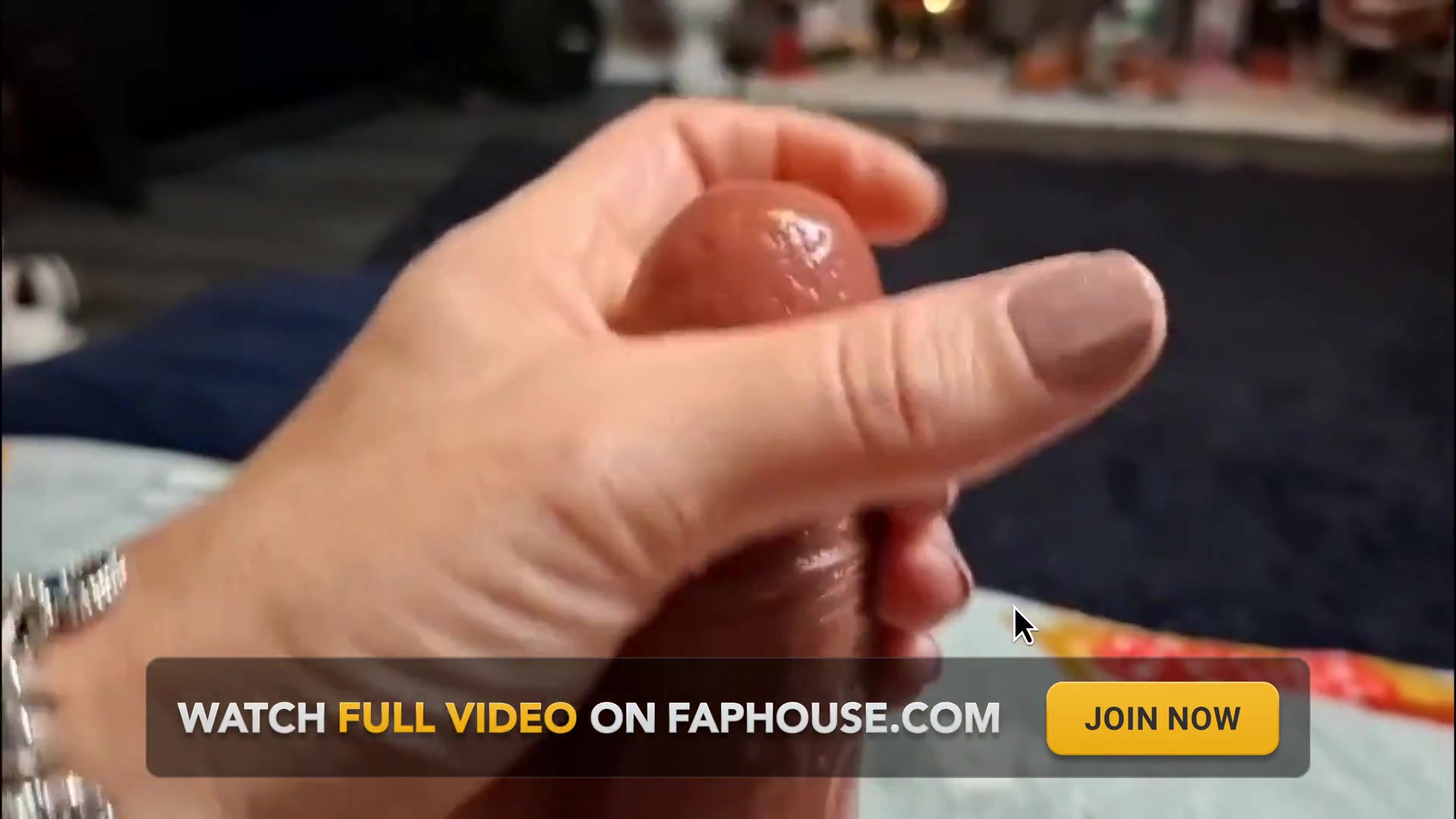 Step-mommy Loves Giving Messy Footjob