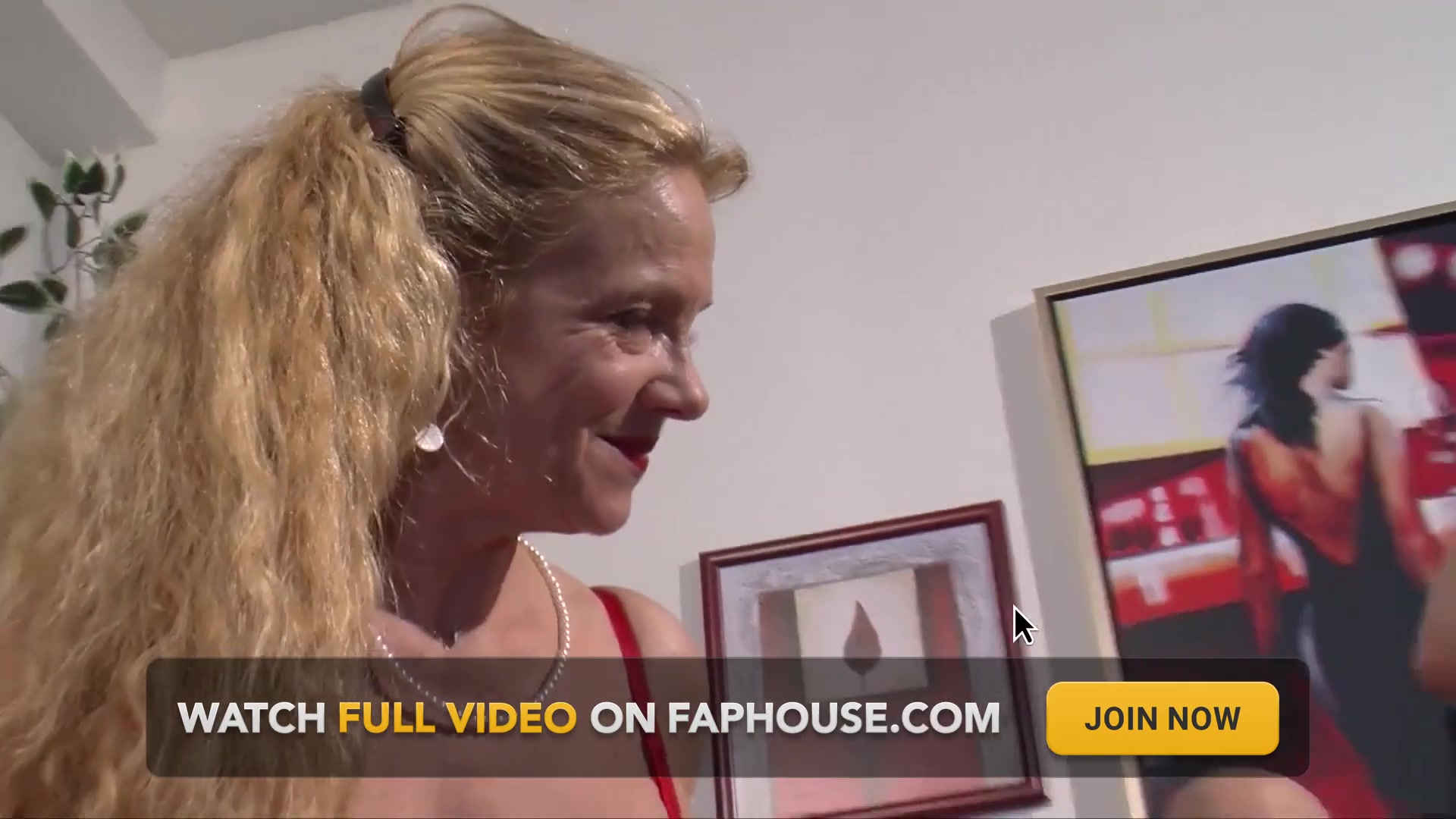 We are totally inexperienced in swingers clubs