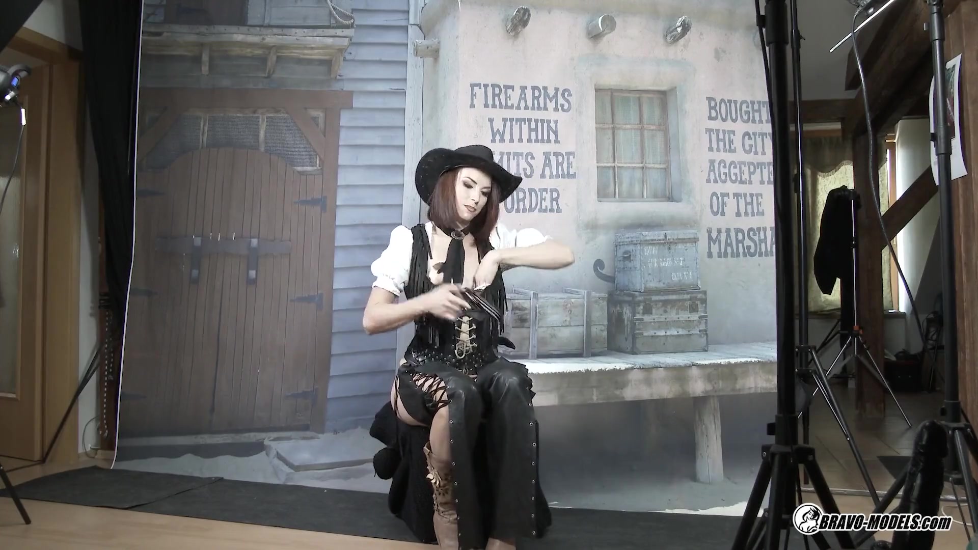 Victoria Daniels - 404 - Photoshoot Backstage