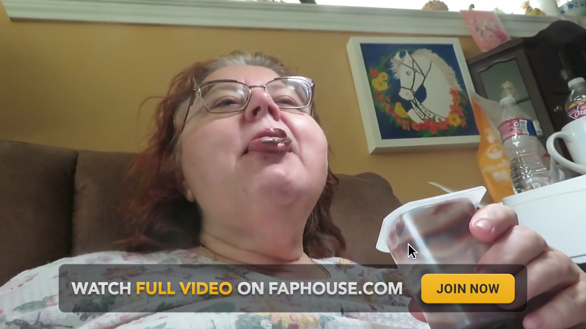 Eatting my pudding cup for you feeders