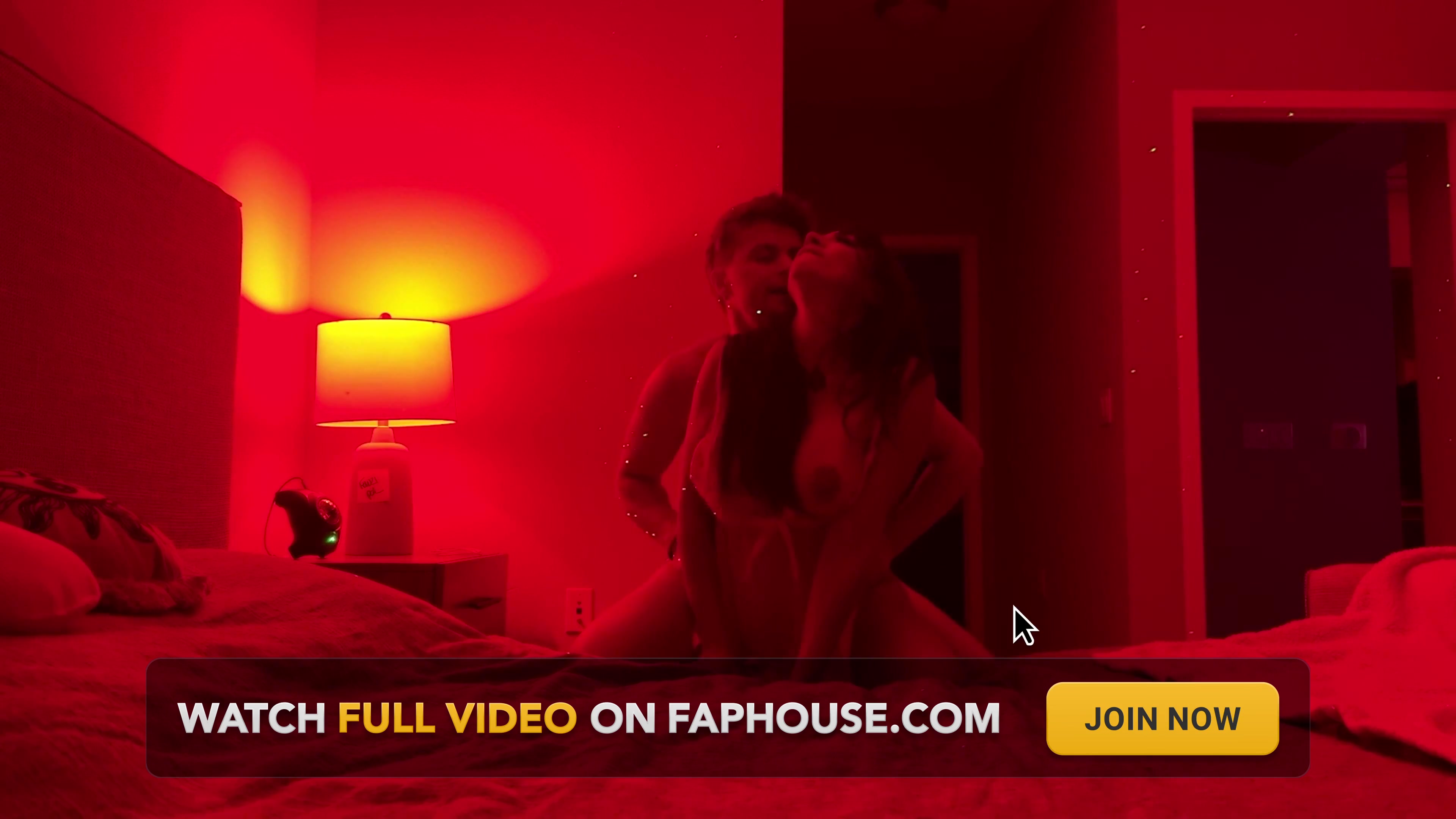 Cheating Arab Hotwife Tries Arab Cock