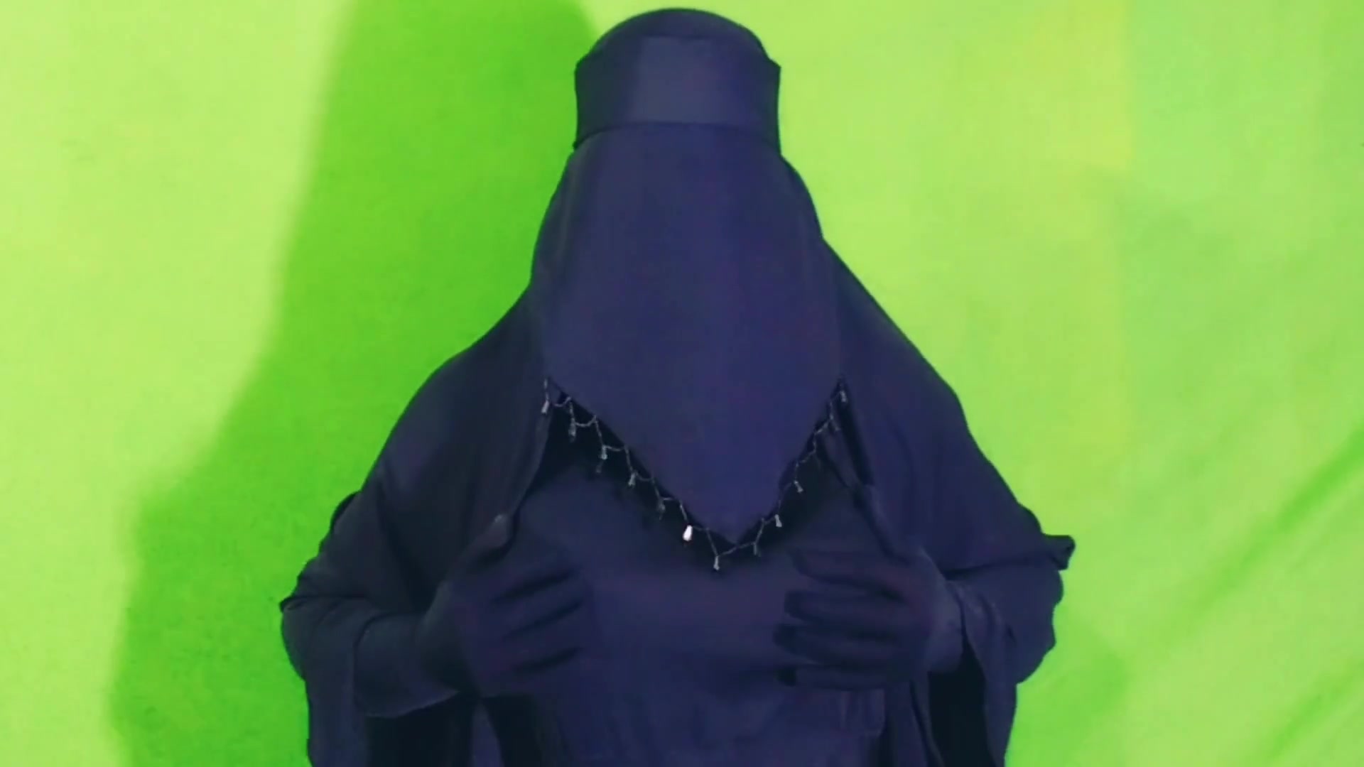 Foreign boss fucks Bengali beautiful woman in the kitchen