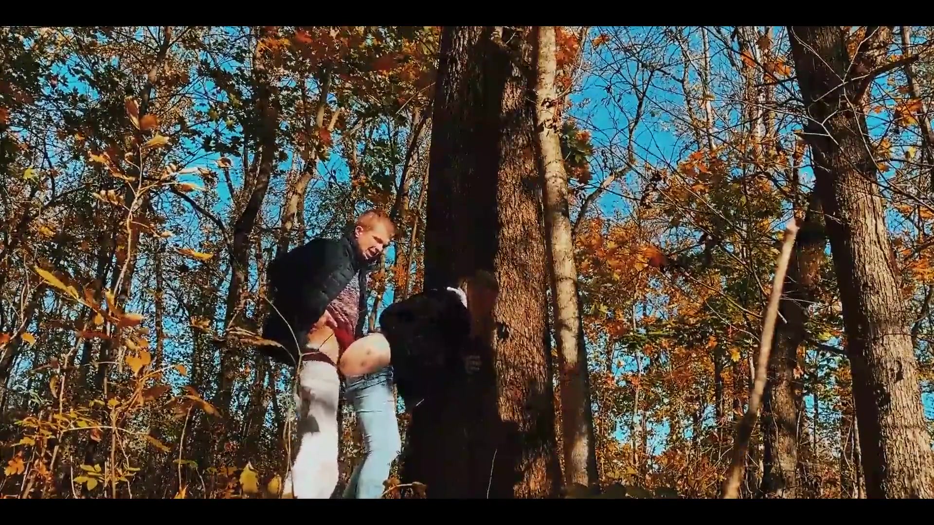 Fucked a Beauty with a Big Ass in the Forest While Walking