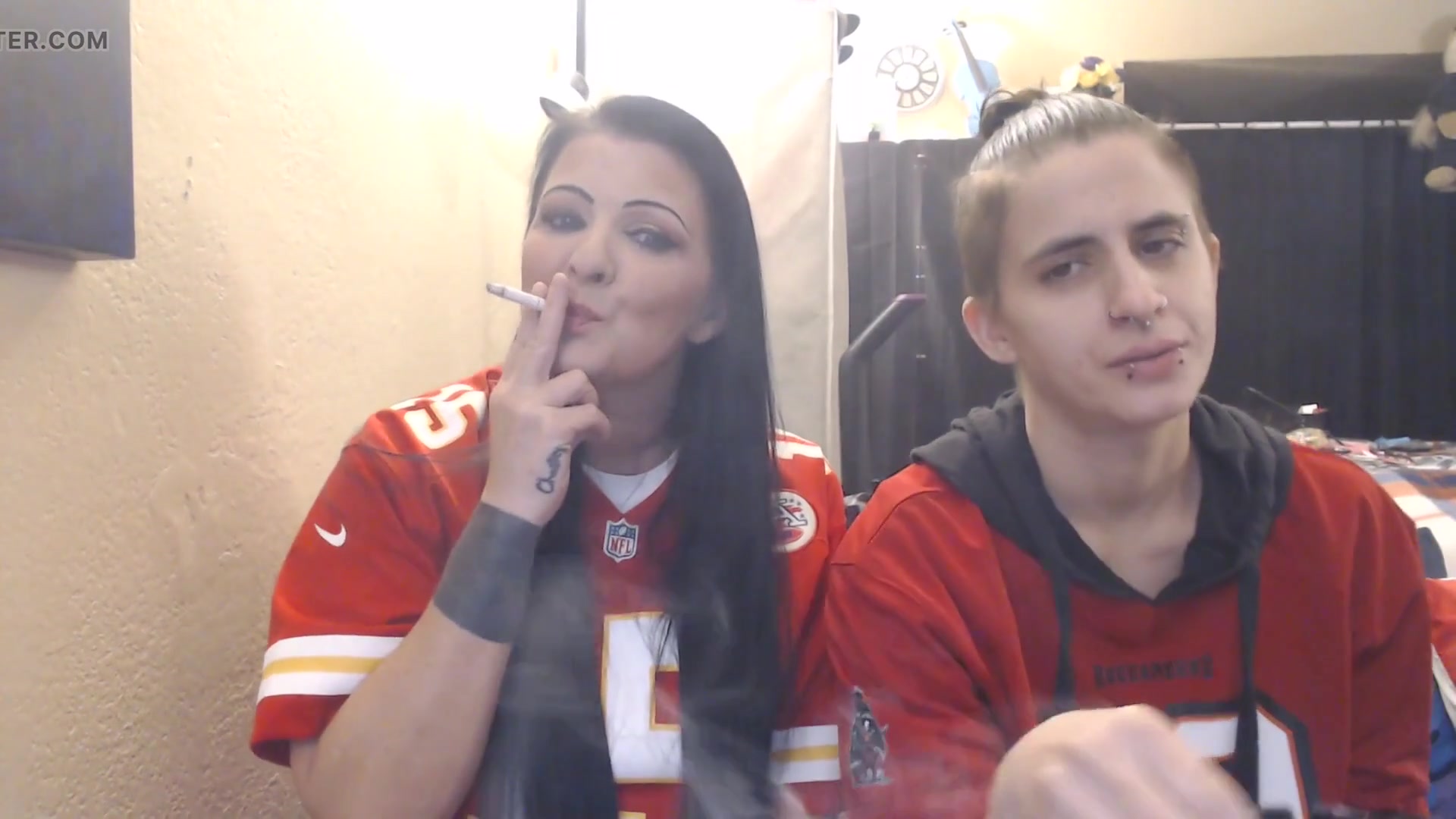 Smoking out my lesbian gf