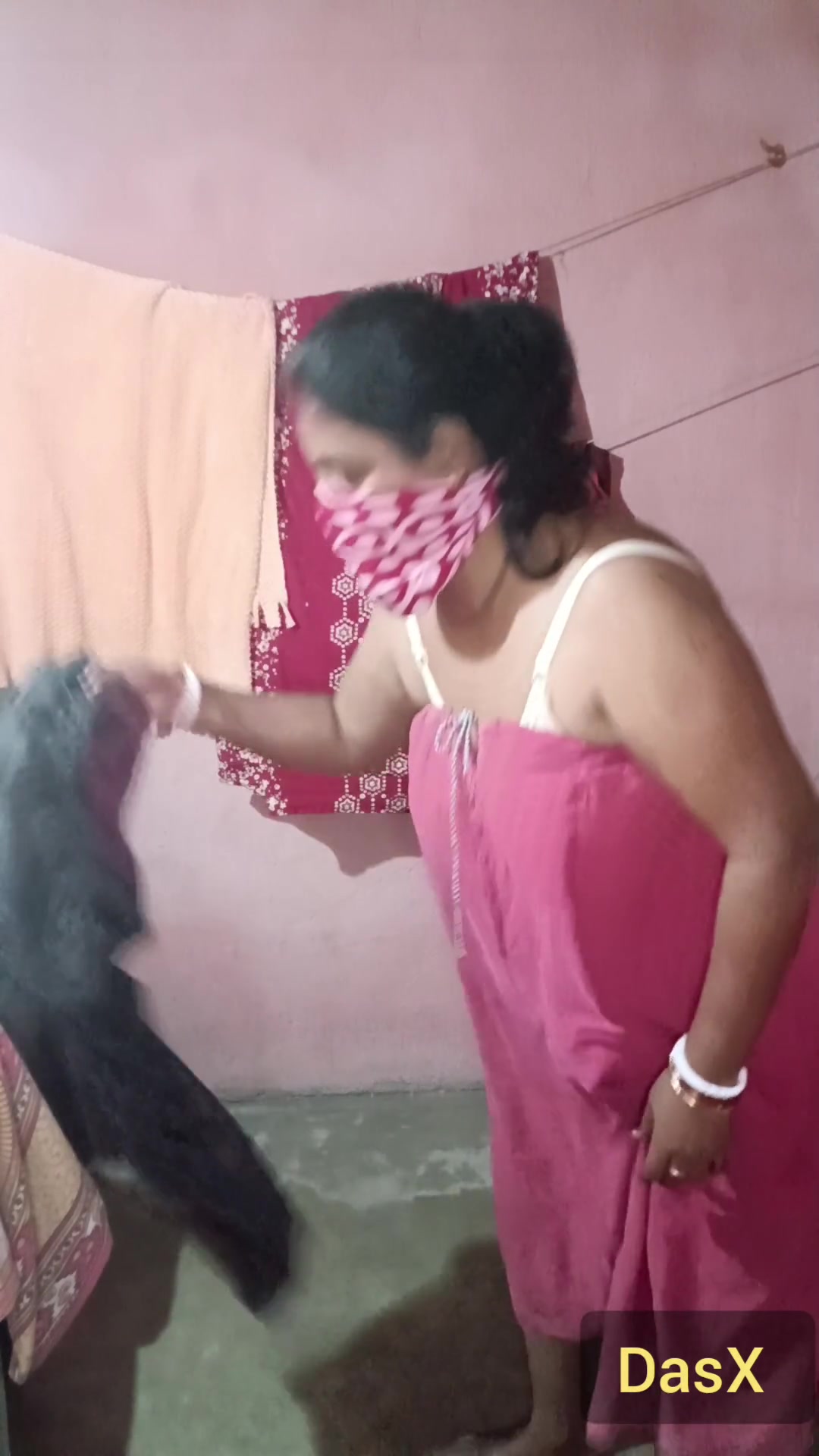 Salowar Dropping - SFW