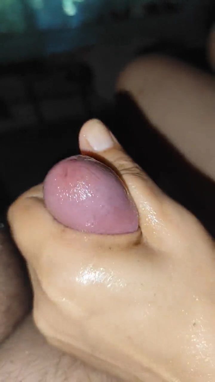 Dominant Oil Handjob POV – Close-Up Control, Intense Finish & Her Shocked Reaction