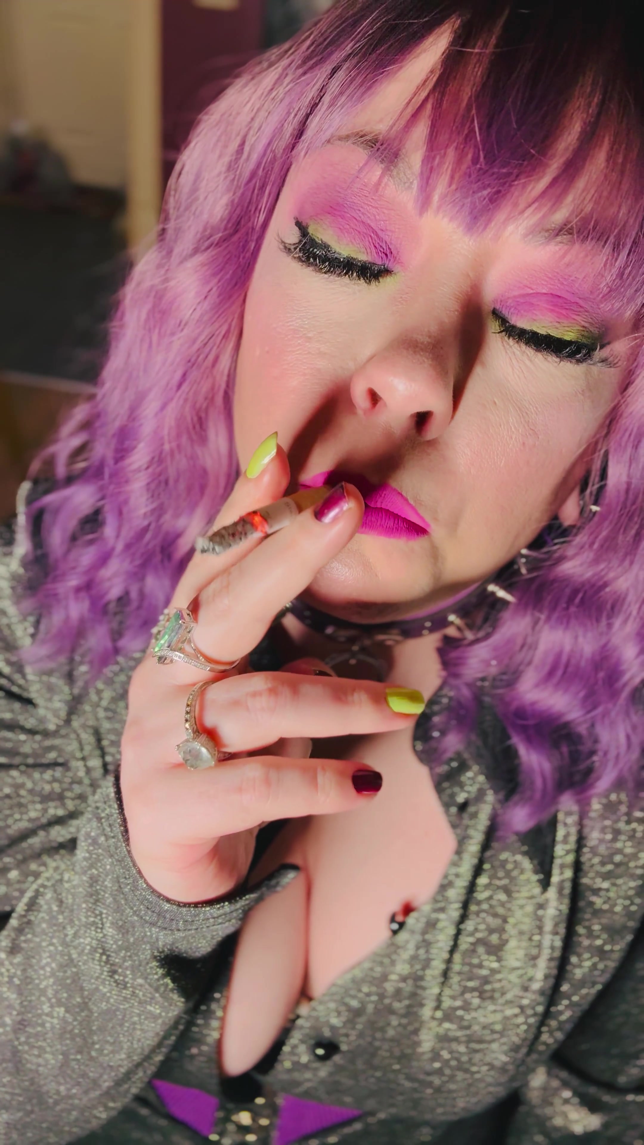 Tina Snua Dresses In A Goth Outfit & Has A Quick Smoke With You - Smoking Smoker