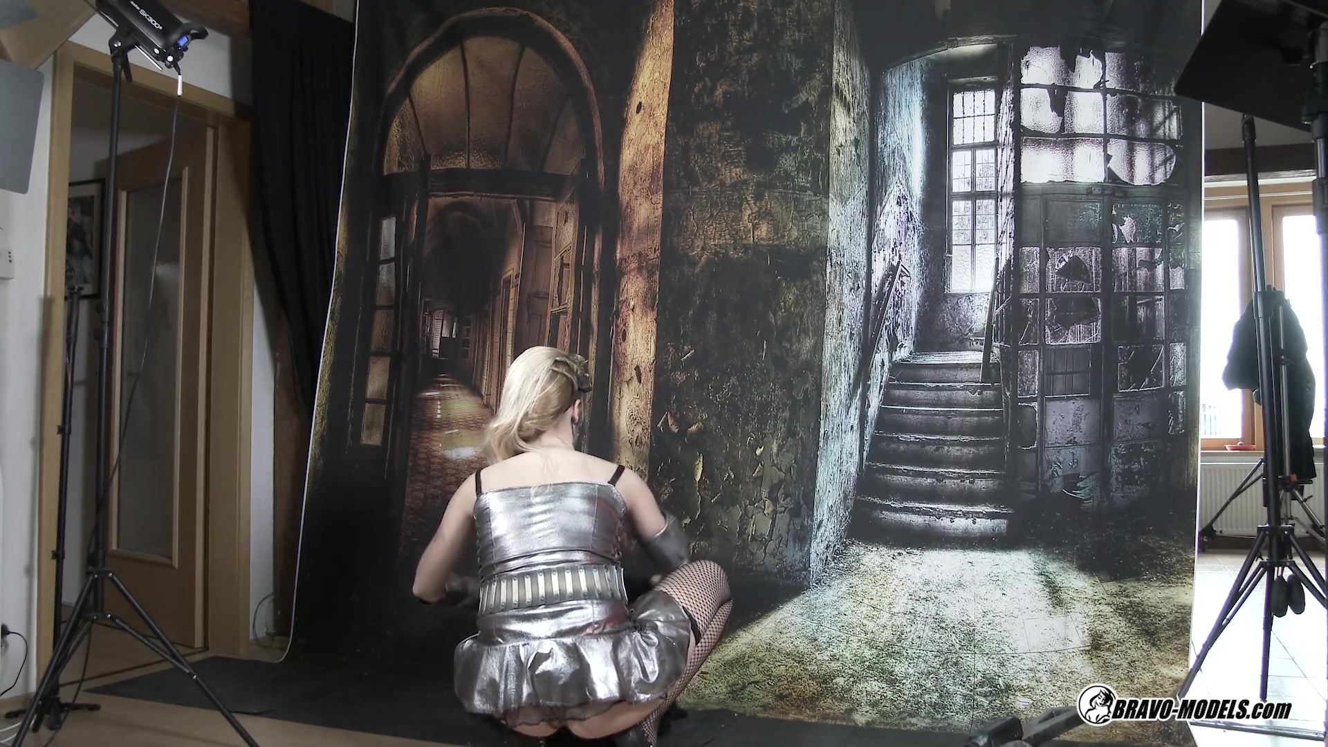 Izzy Delphine - 391 - Photoshoot Backstage