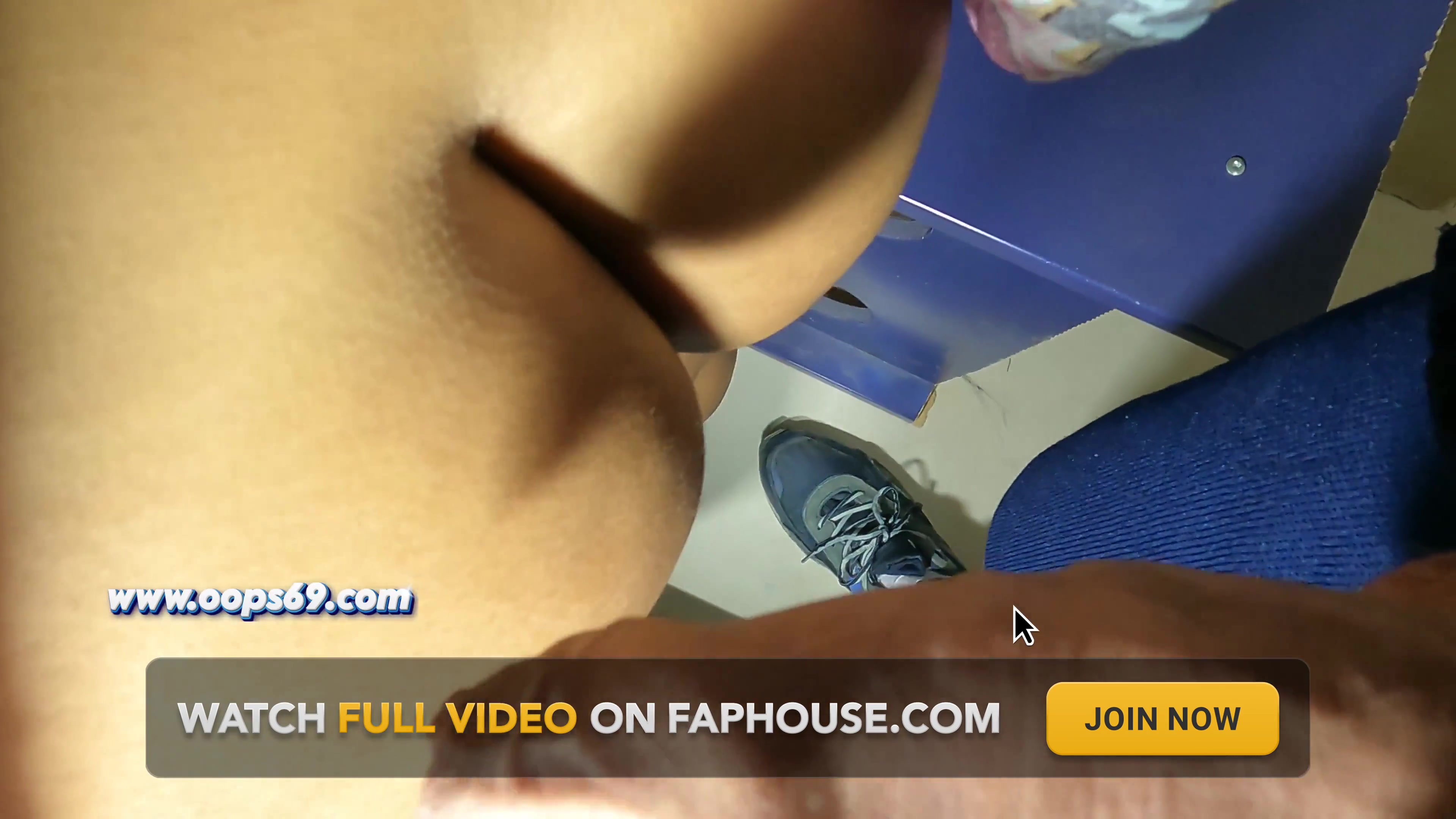 Blowjob in Train! Unknown MILF Lick My Dick Like a Cow!