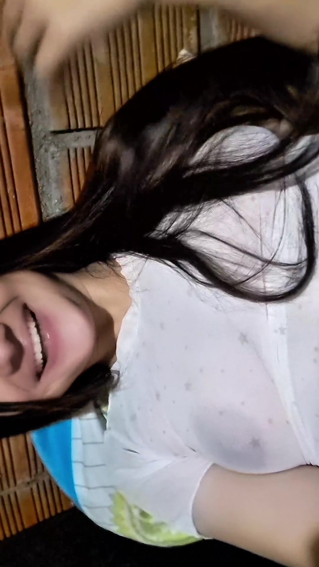 COLOMBIAN TOUCHES WITH HER STEPSON IN VIDEO CALL