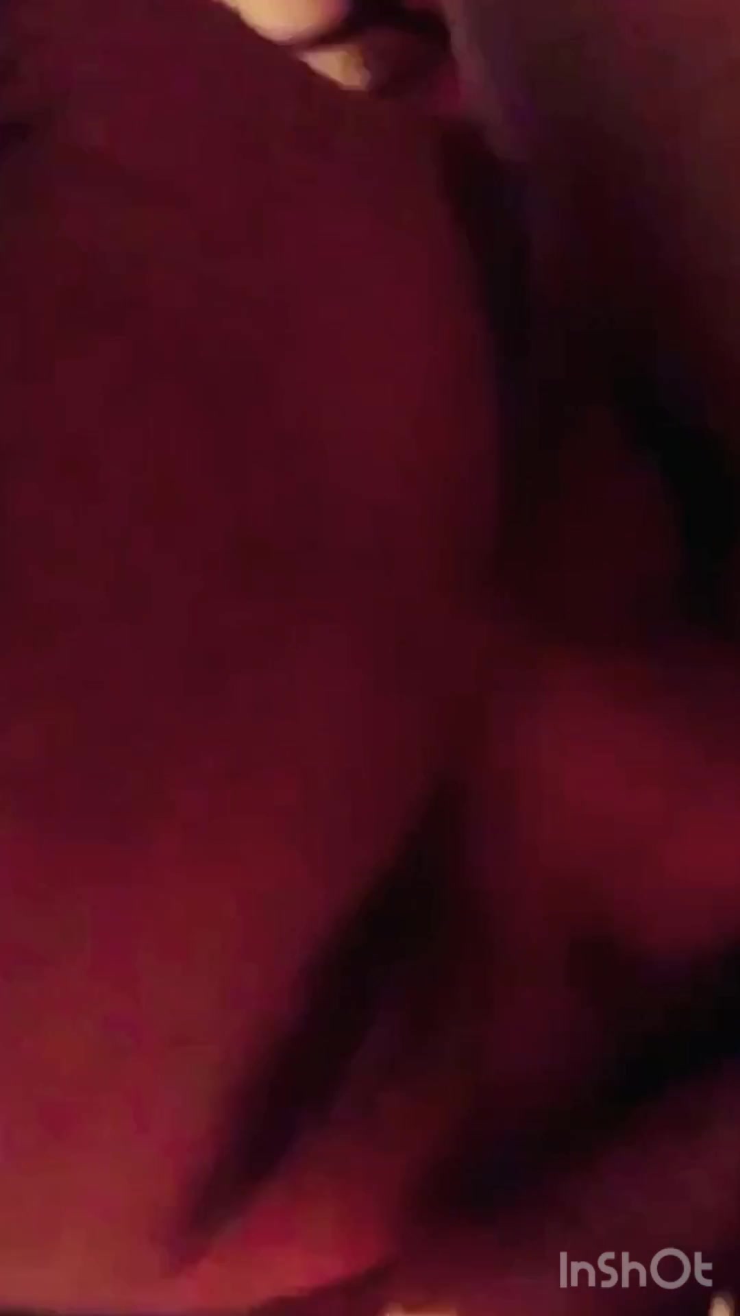 Sexybrunnette22 loves a curved cock