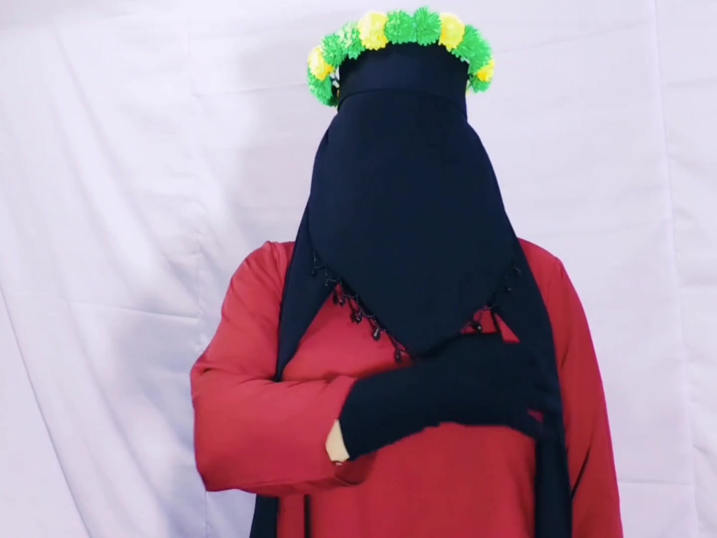 Beautiful Indian Bhabhi doing handjob