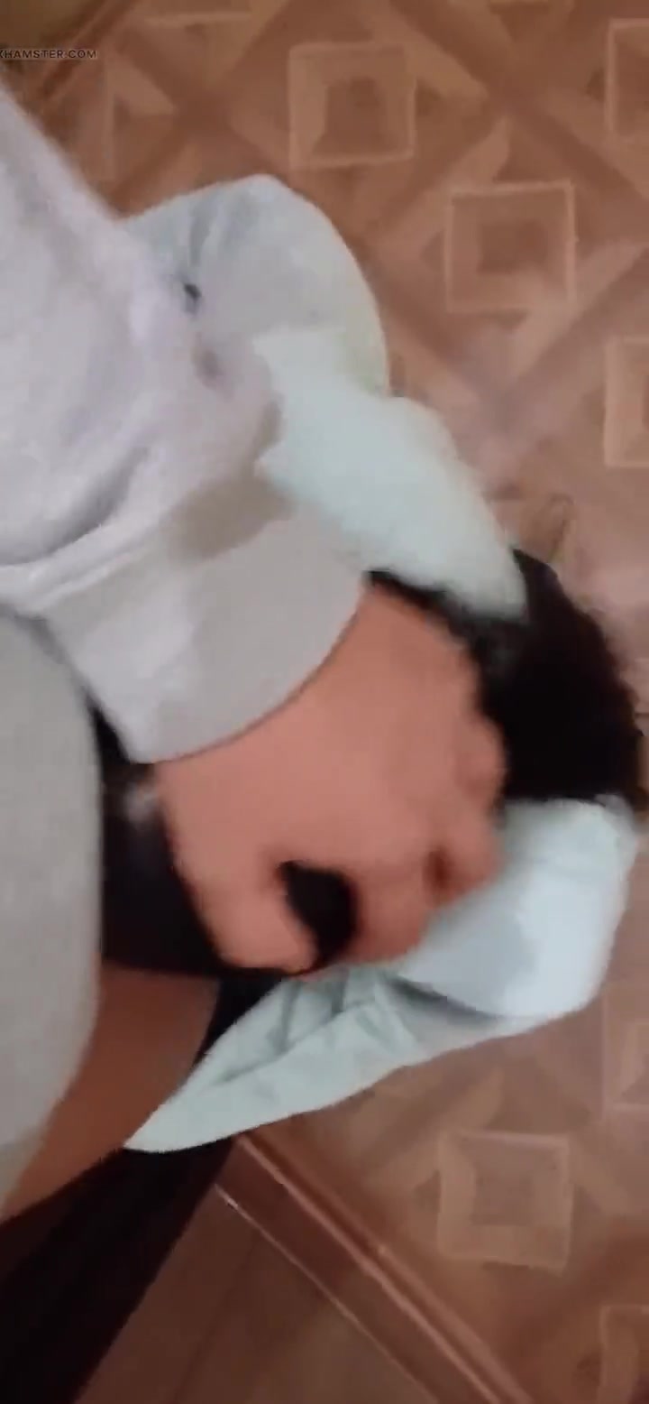 I Cum in Her Mouth in One Minute Because My Stepmother Had Already Started to Open the Front Door