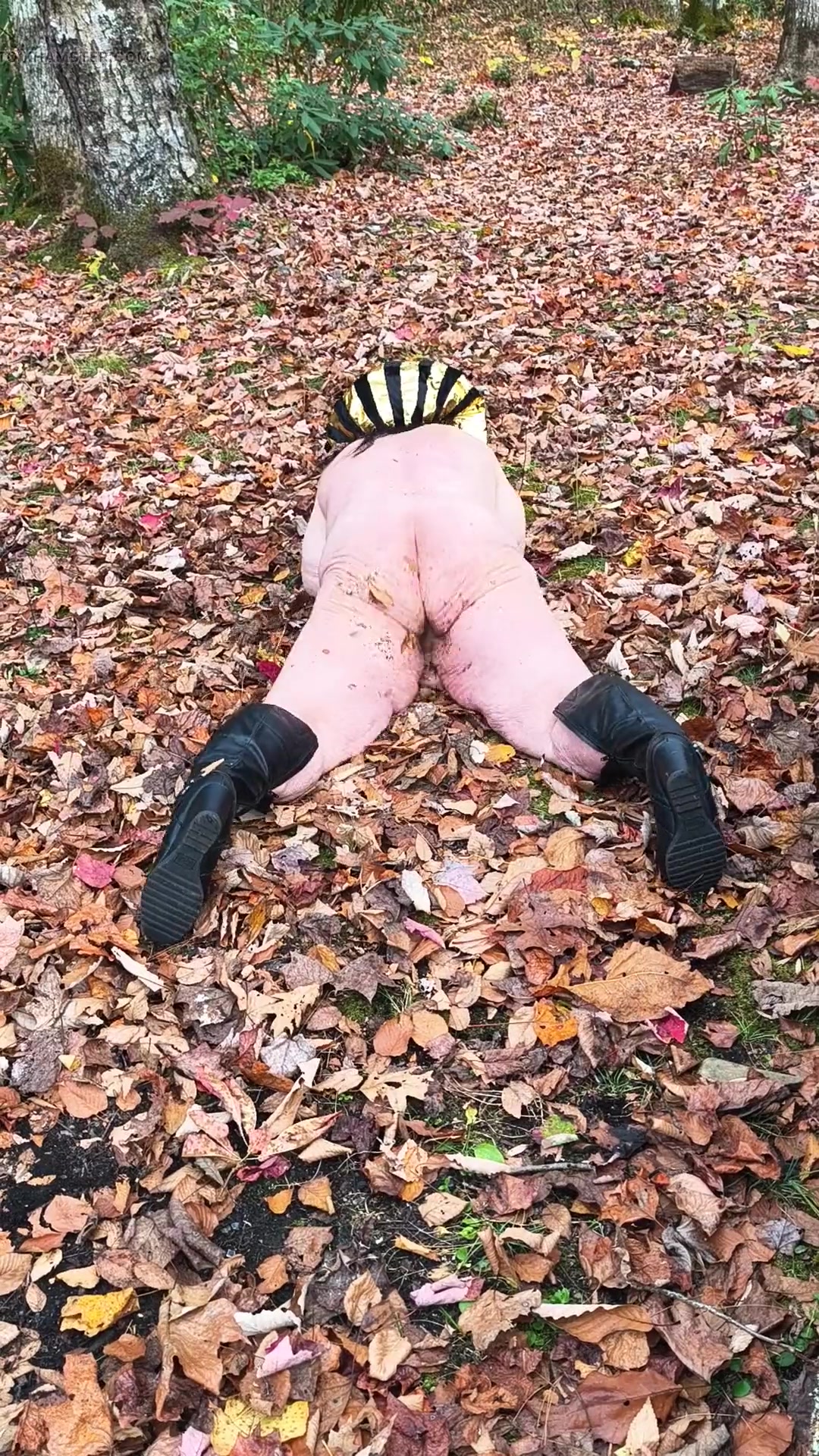 Dirty Ass Leaf Playing in Her Ass Cumming She's Not Faking