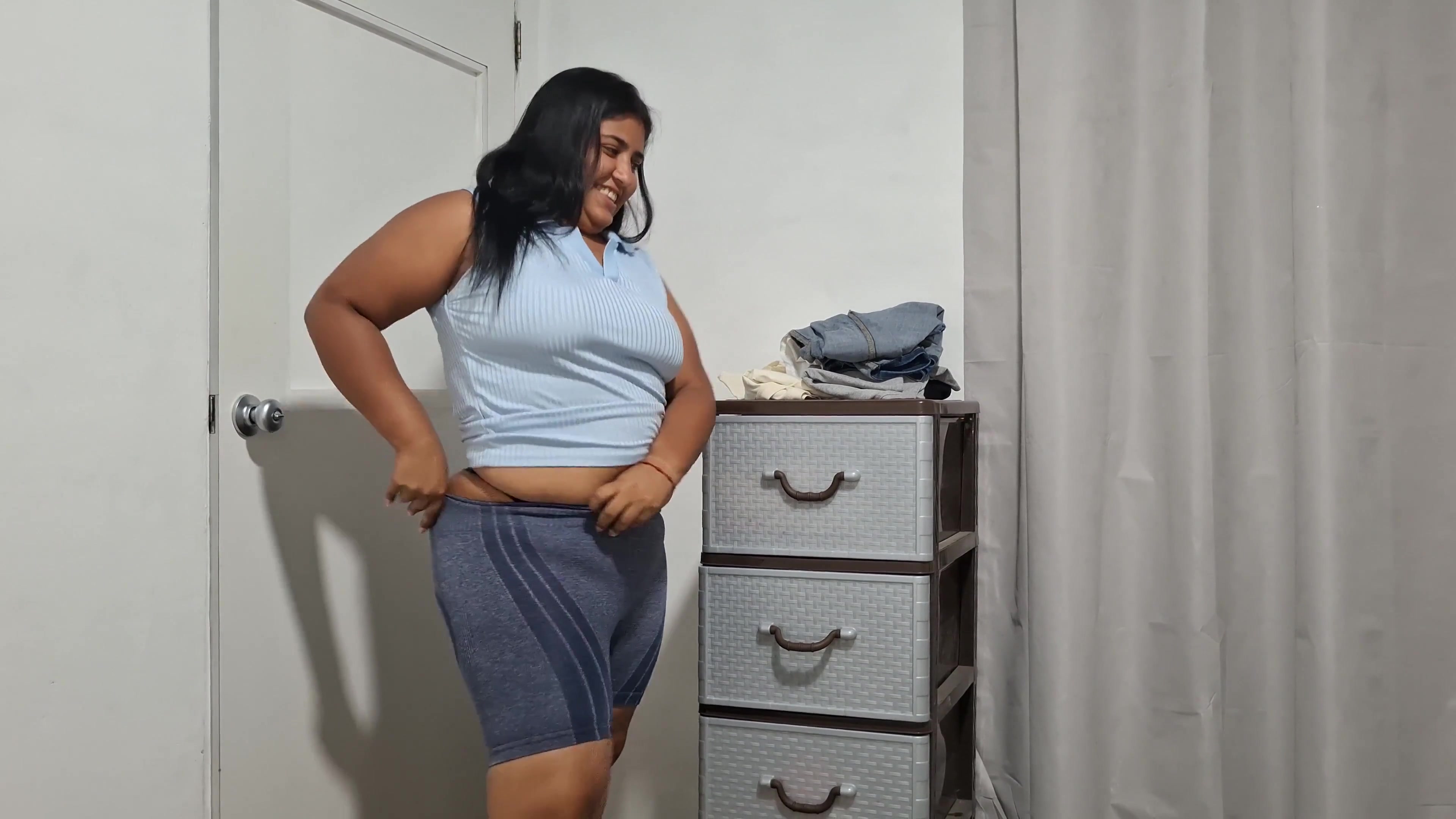 Pandora Changes Her Outfits