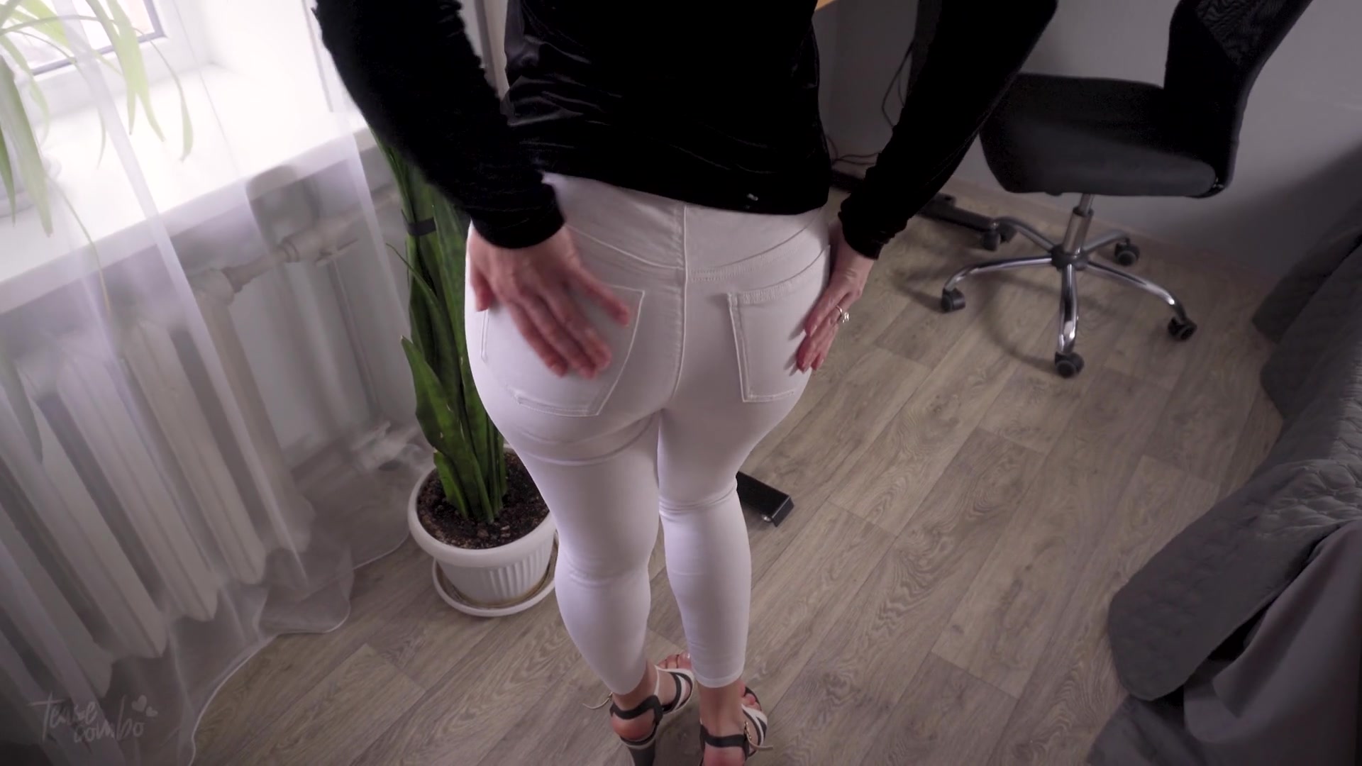 Sexy Coworker In White Jeans Teases Panty Lines Ass