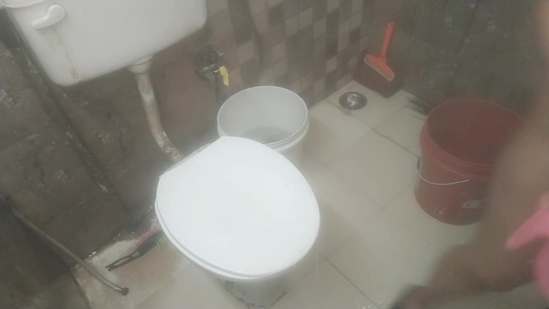 Desi Bhabhi Nude Bath in Washroom - Big Boobs Washing Fun