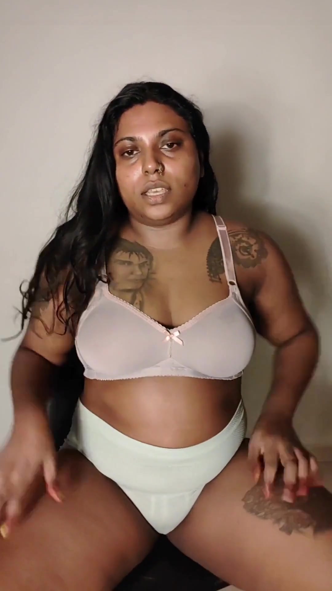 Sweaty Ilaria Is Horny for Some Indian Cock