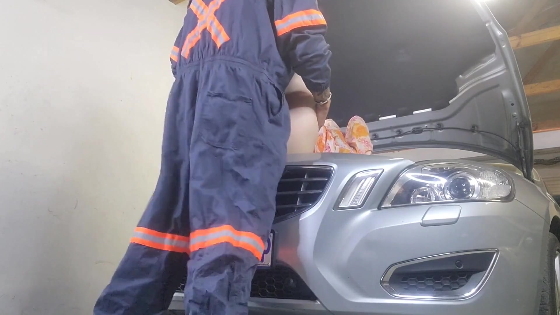 Could Nt Pay the Mechanic so I Offered Him Some Pussy