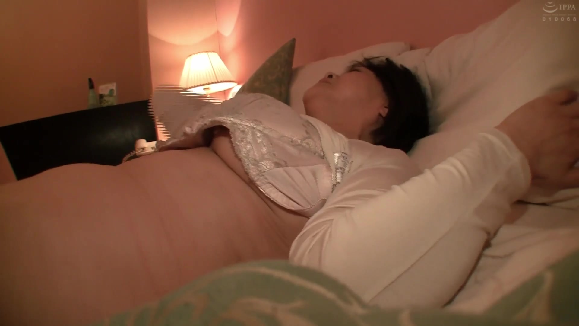 Men's Spa: The Spa Girl Who Lost A Bet, Has To Fuck Him Raw -6