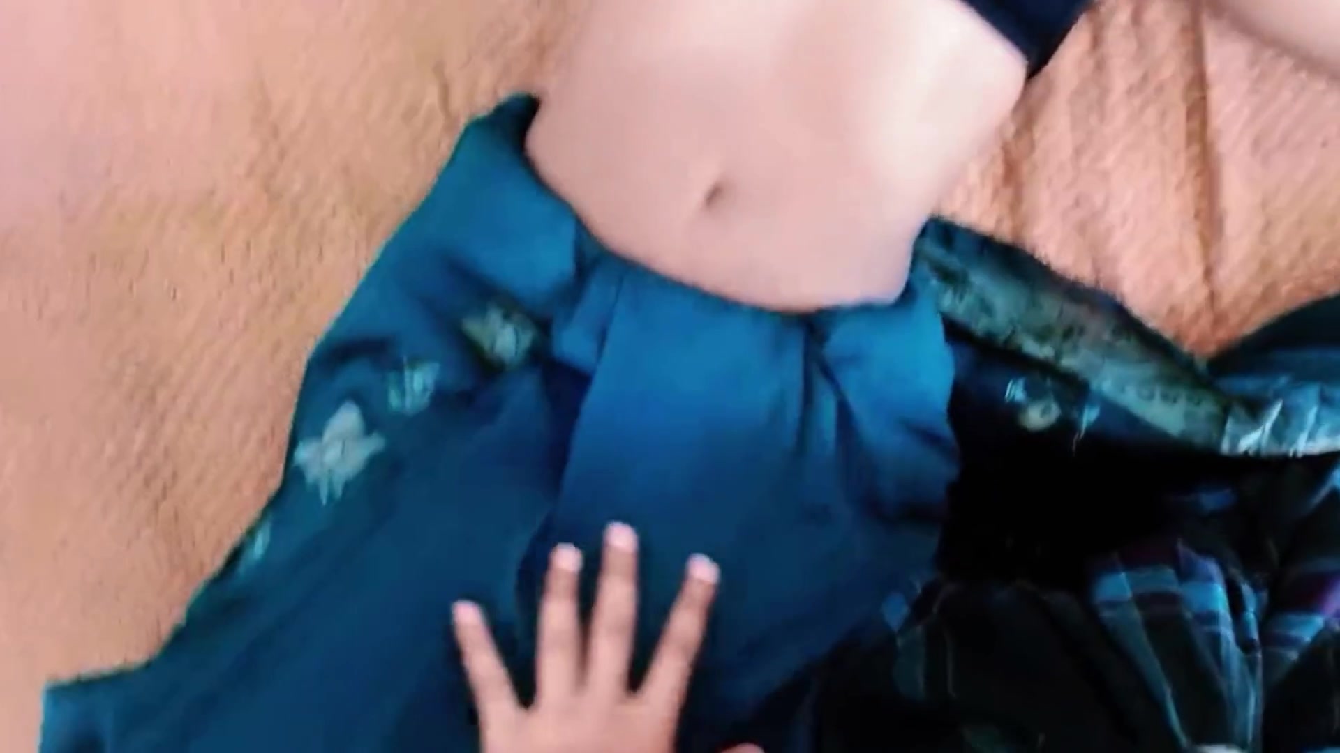 i seduced a hot sexy servey girl and offer her to have sex with me