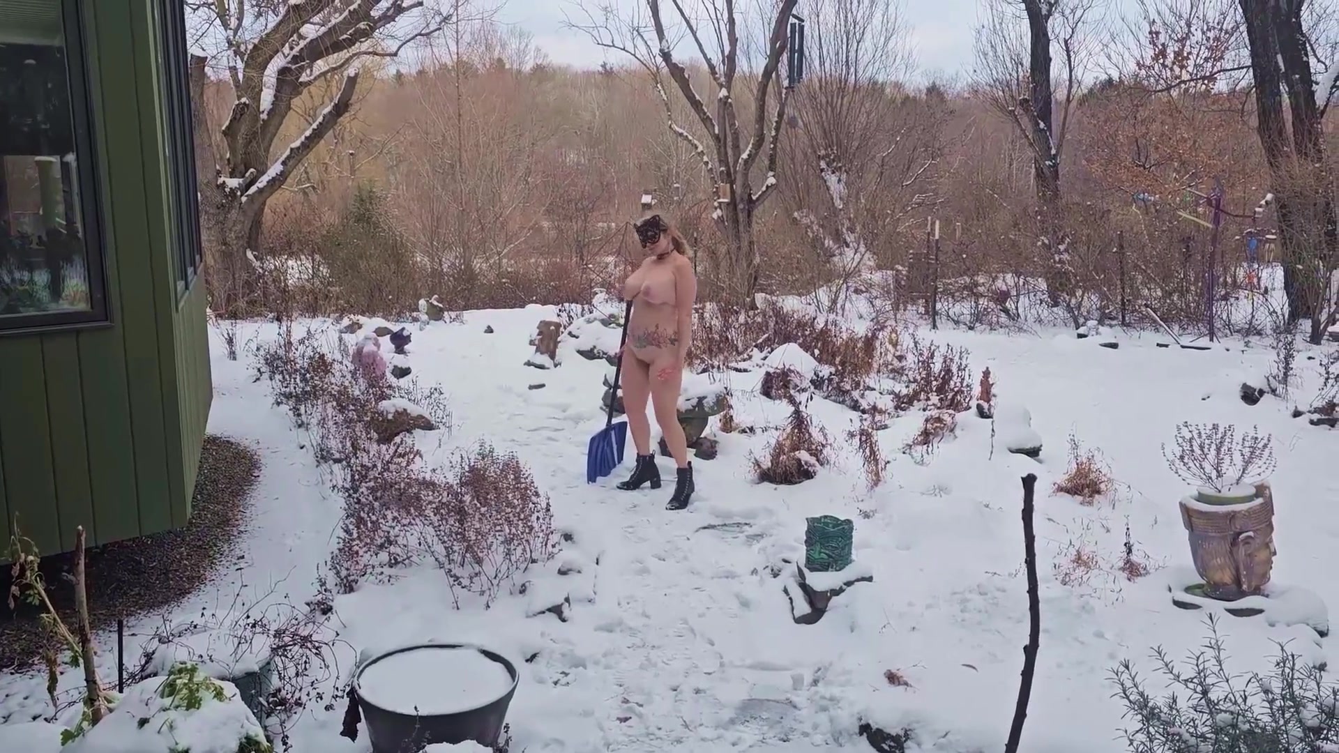 MY Mommy Shovels Snow with Her BIG Tits Swinging and Juicy Ass Out on a Snowy Day