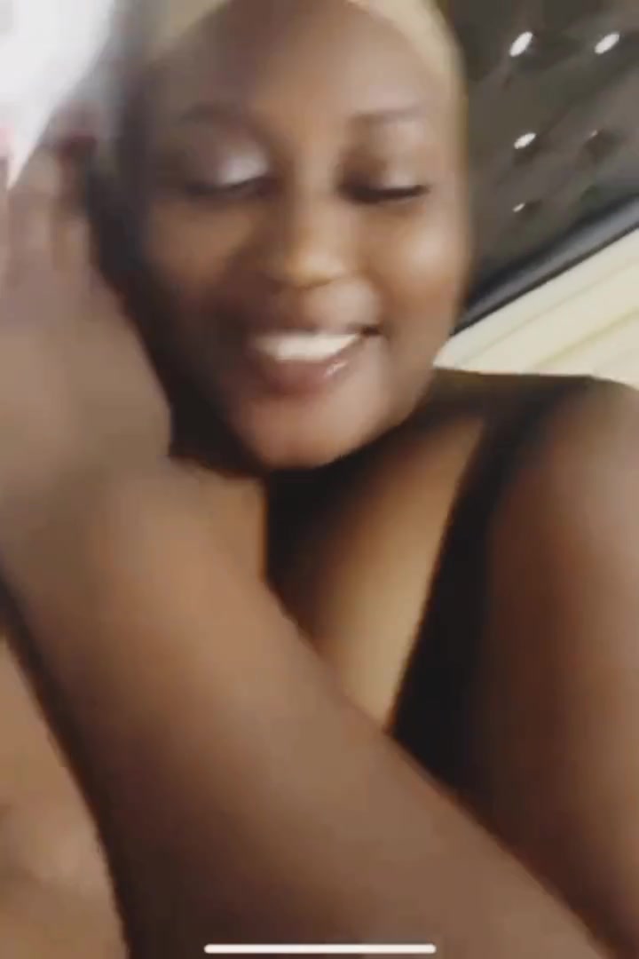 Fat Ebony Girl Has a Big Fat Pussy and She Masturbate