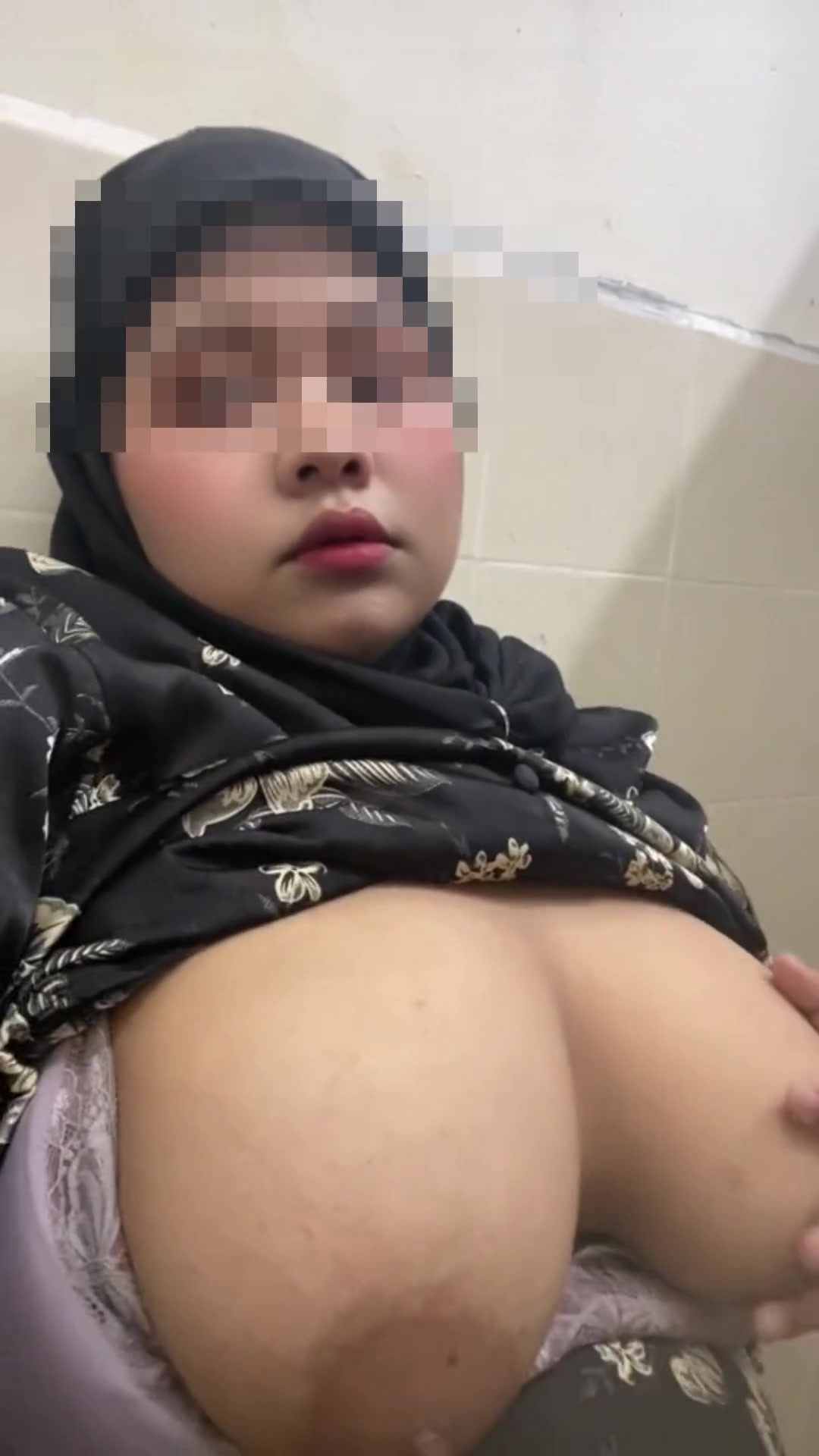 Horny hijabi muslim teacher