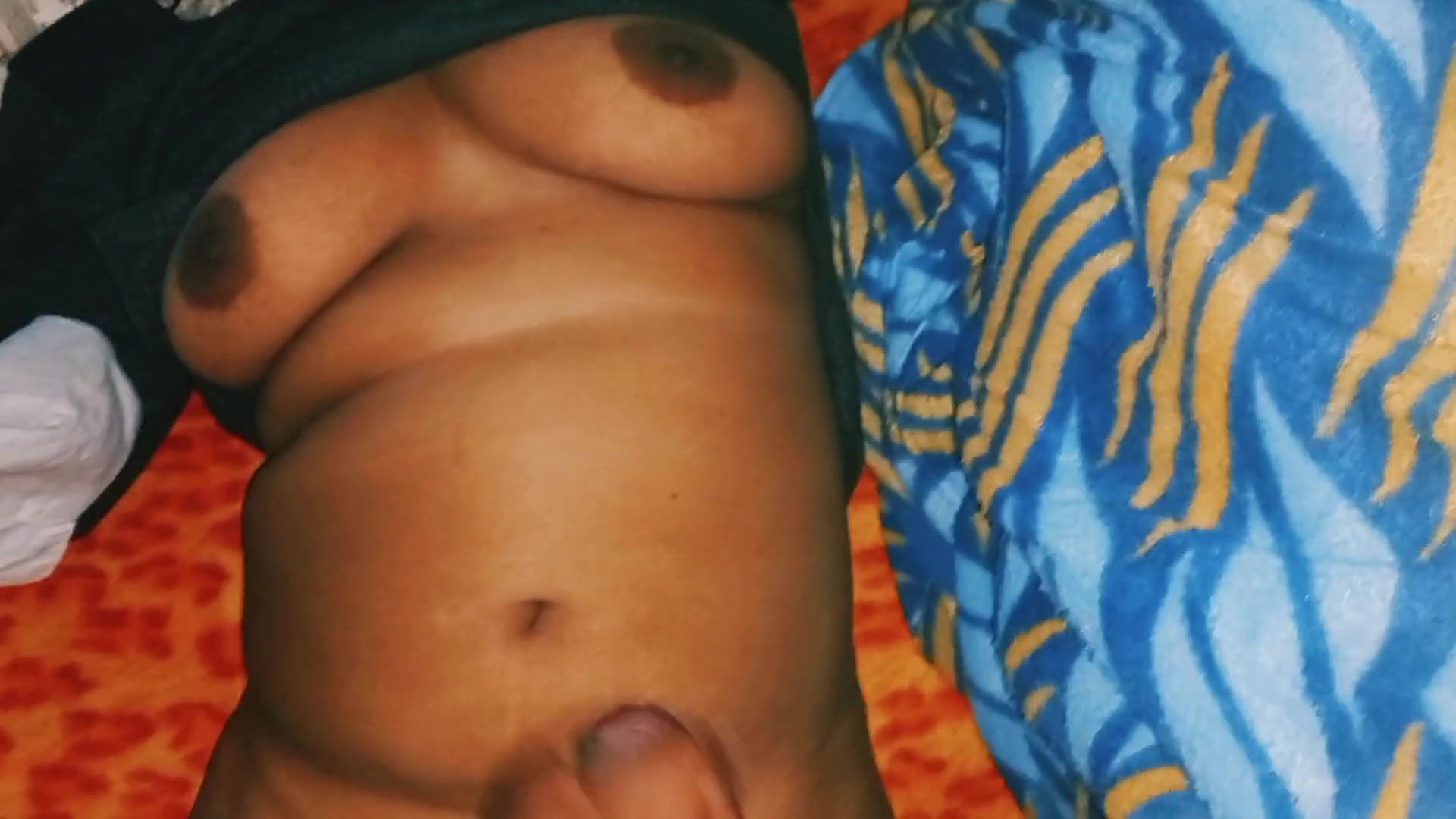 Bhabhi ke Pet par maal gira diya.