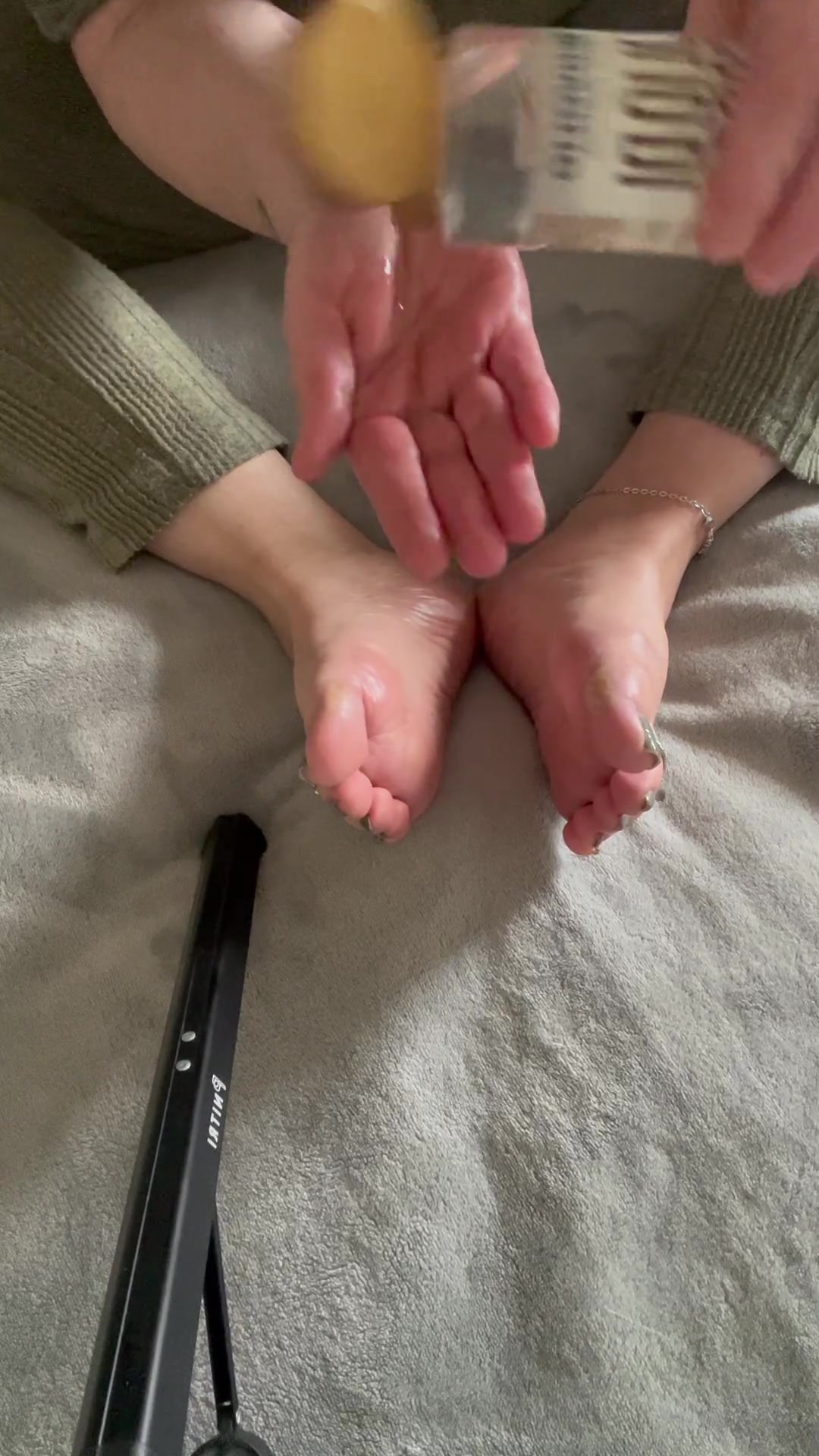 8 Minutes of Pure Happiness in Front of My Beautiful Feet