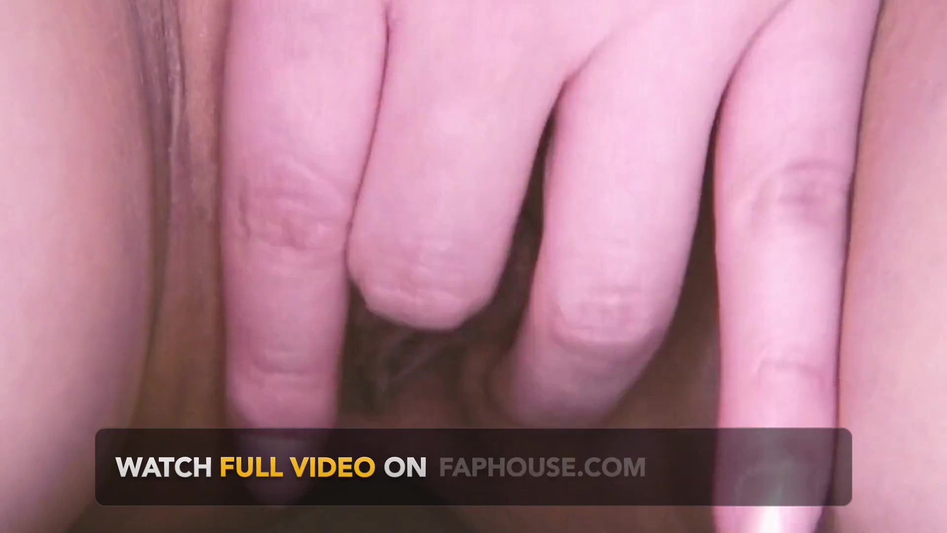 Beau Jap Sex Scene 3: Beautiful Busty Japanese Woman Masturbates in the Office Bathroom